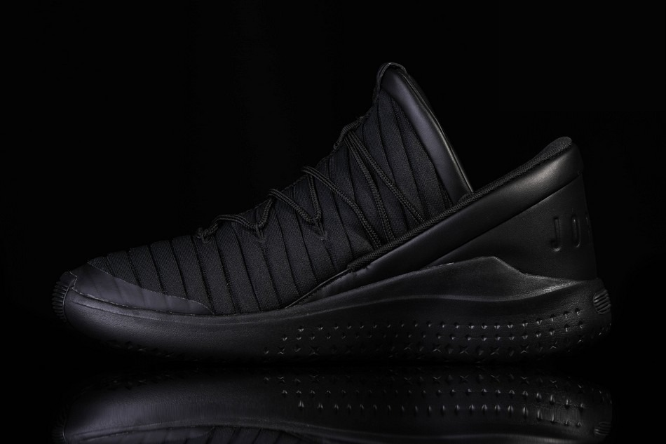 Фото № 3 с приближением к товару «‎Nike Air Jordan Flight Luxe Triple »