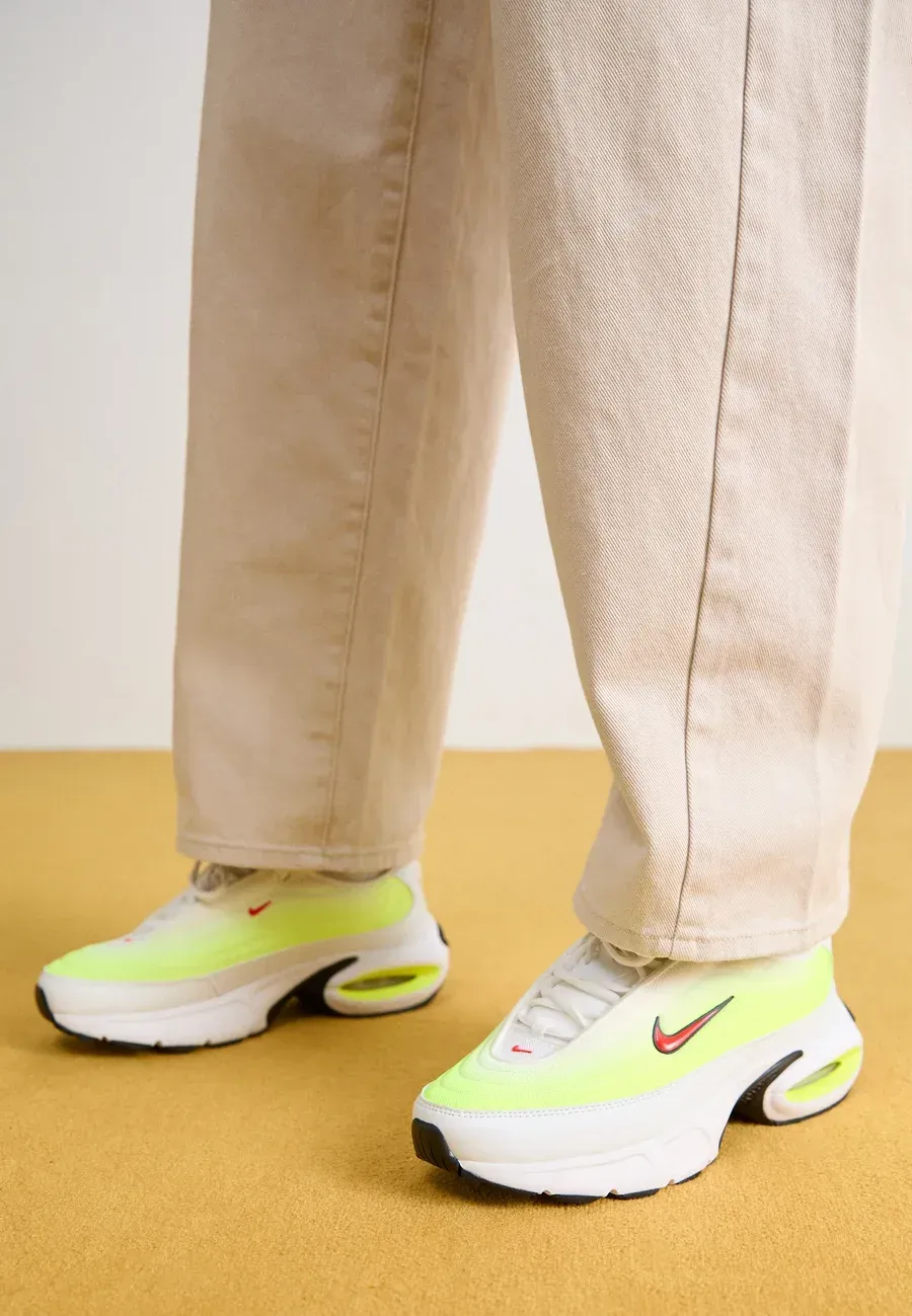 Фото № 2 с приближением к товару «‎AIR MAX PORTAL»
