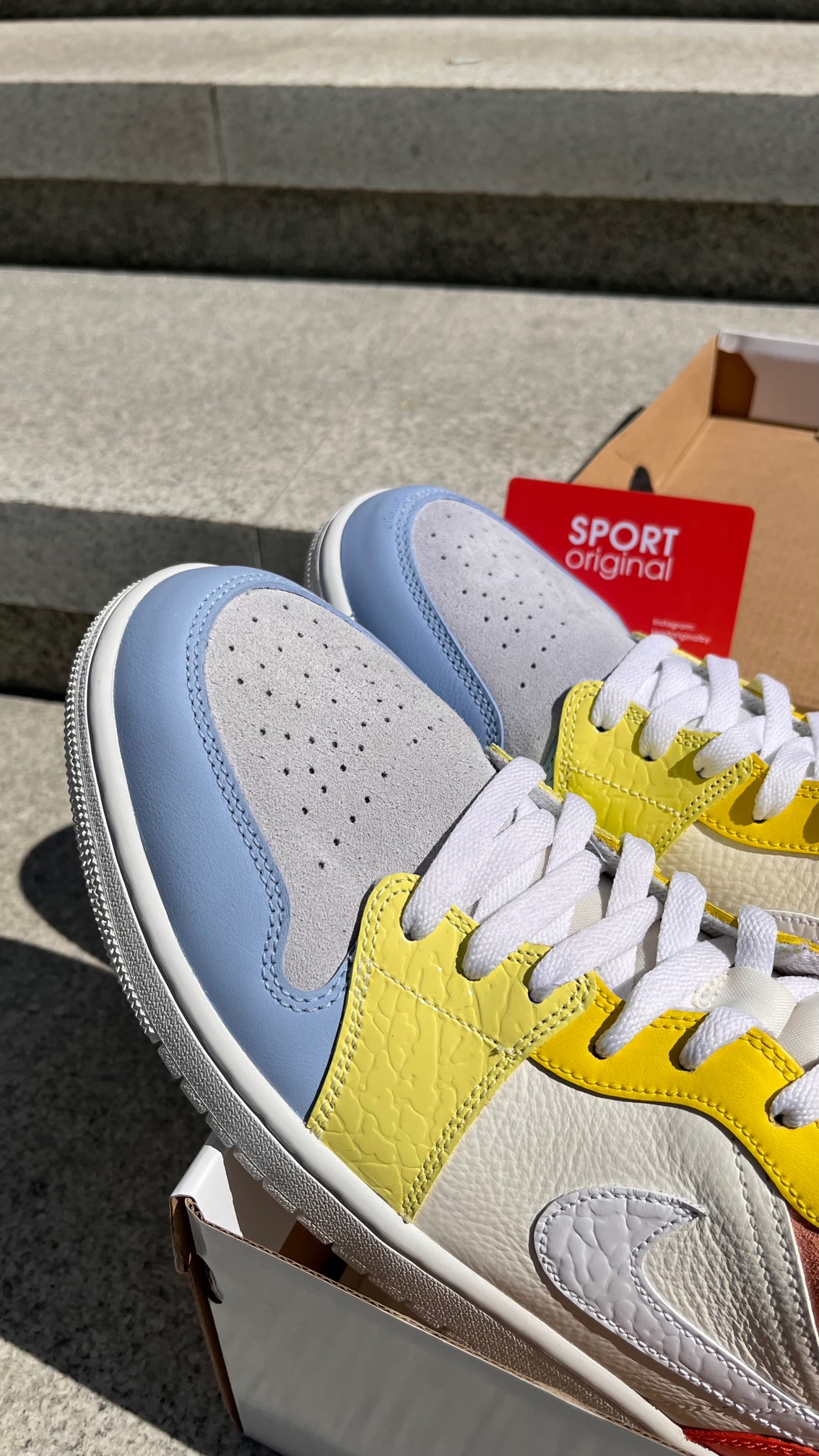 Фото № 3 с приближением к товару «‎Air Jordan 1 Mid»