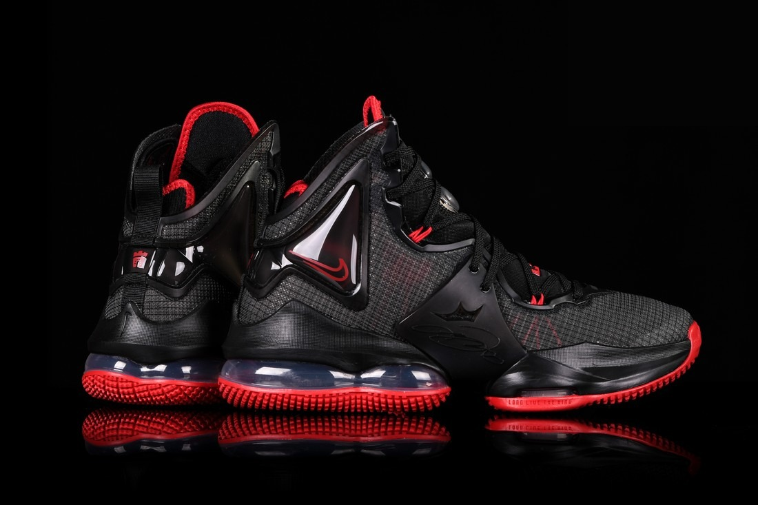 Фото № 4 с приближением к товару «‎Nike Lebron 19 Gs»