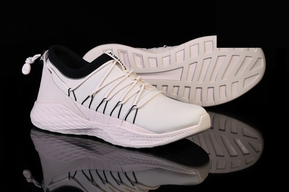 Фото № 2 с приближением к товару «‎Nike Air Jordan Formula 23 Toggle »