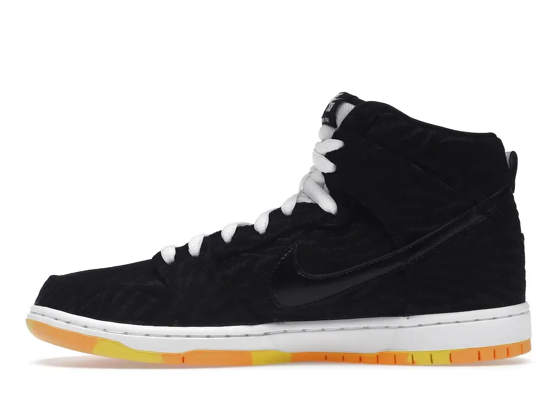 Фото № 3 с приближением к товару «‎Nike SB Dunk High Skunk»