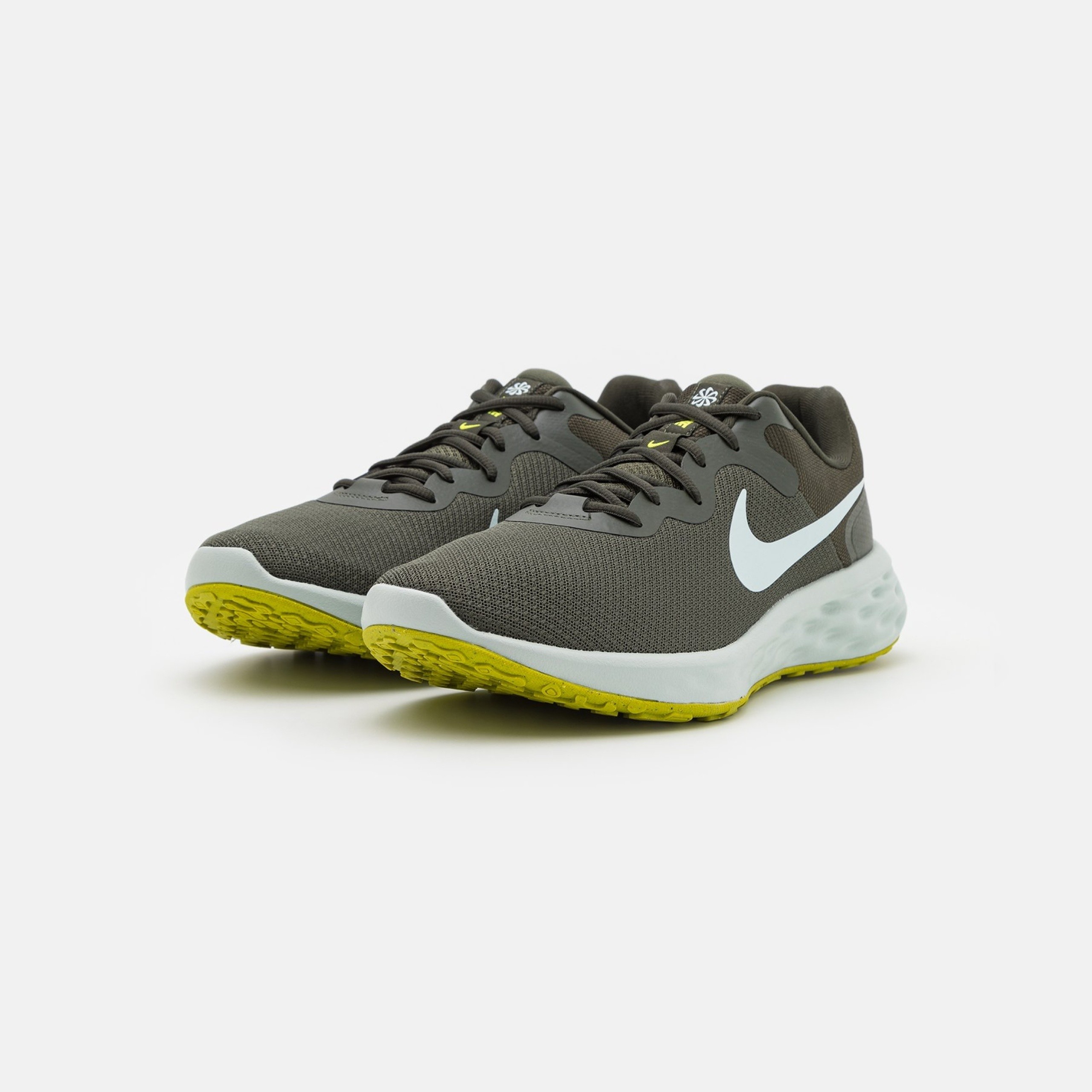 Фото № 2 с приближением к товару «‎Nike Revolution 6 »