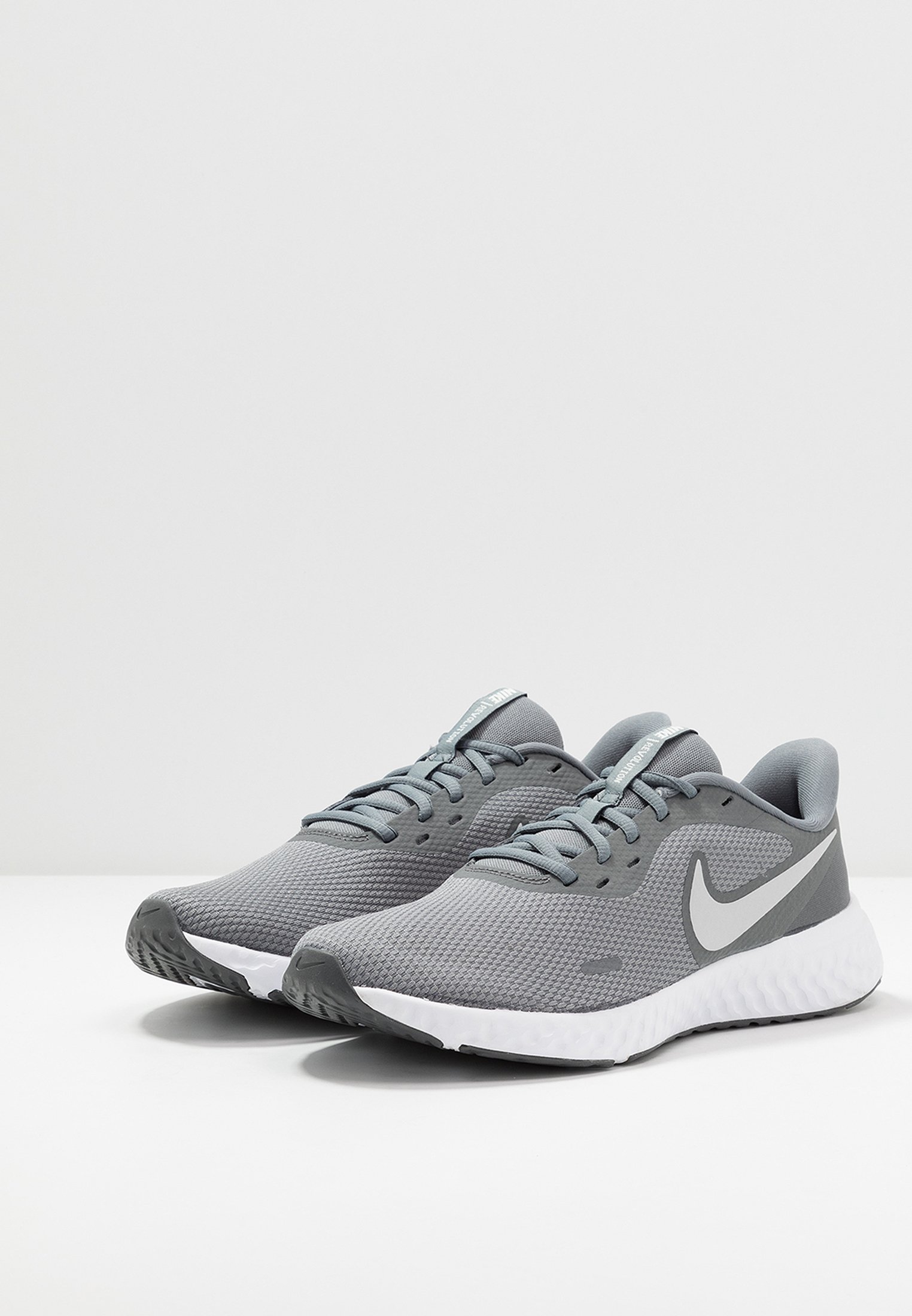 Фото № 3 с приближением к товару «‎Nike Revolution 5»