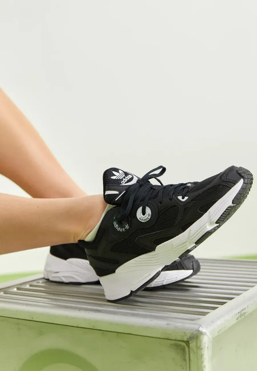 Фото № 2 с приближением к товару «‎ASTIR»