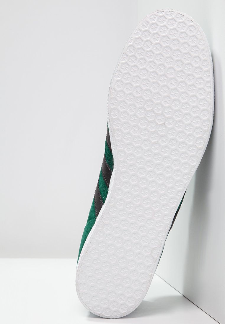 Фото № 5 с приближением к товару «‎Adidas Gazelle »