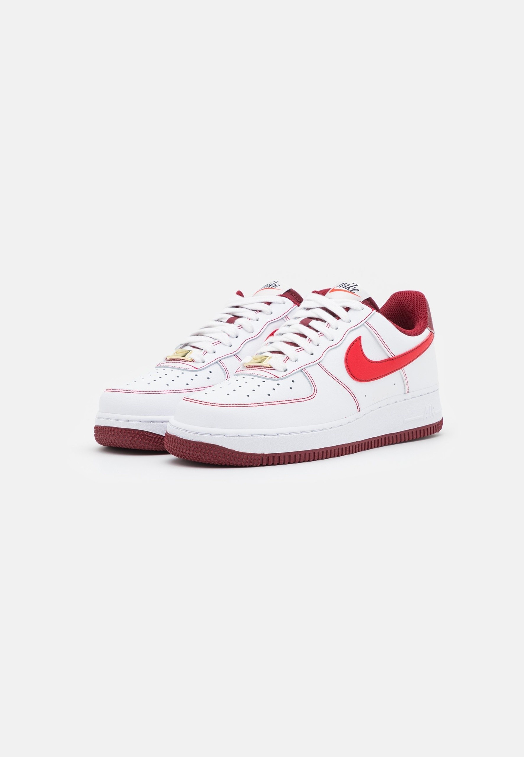 Фото № 2 с приближением к товару «‎Nike Air Force 1 ’07 »