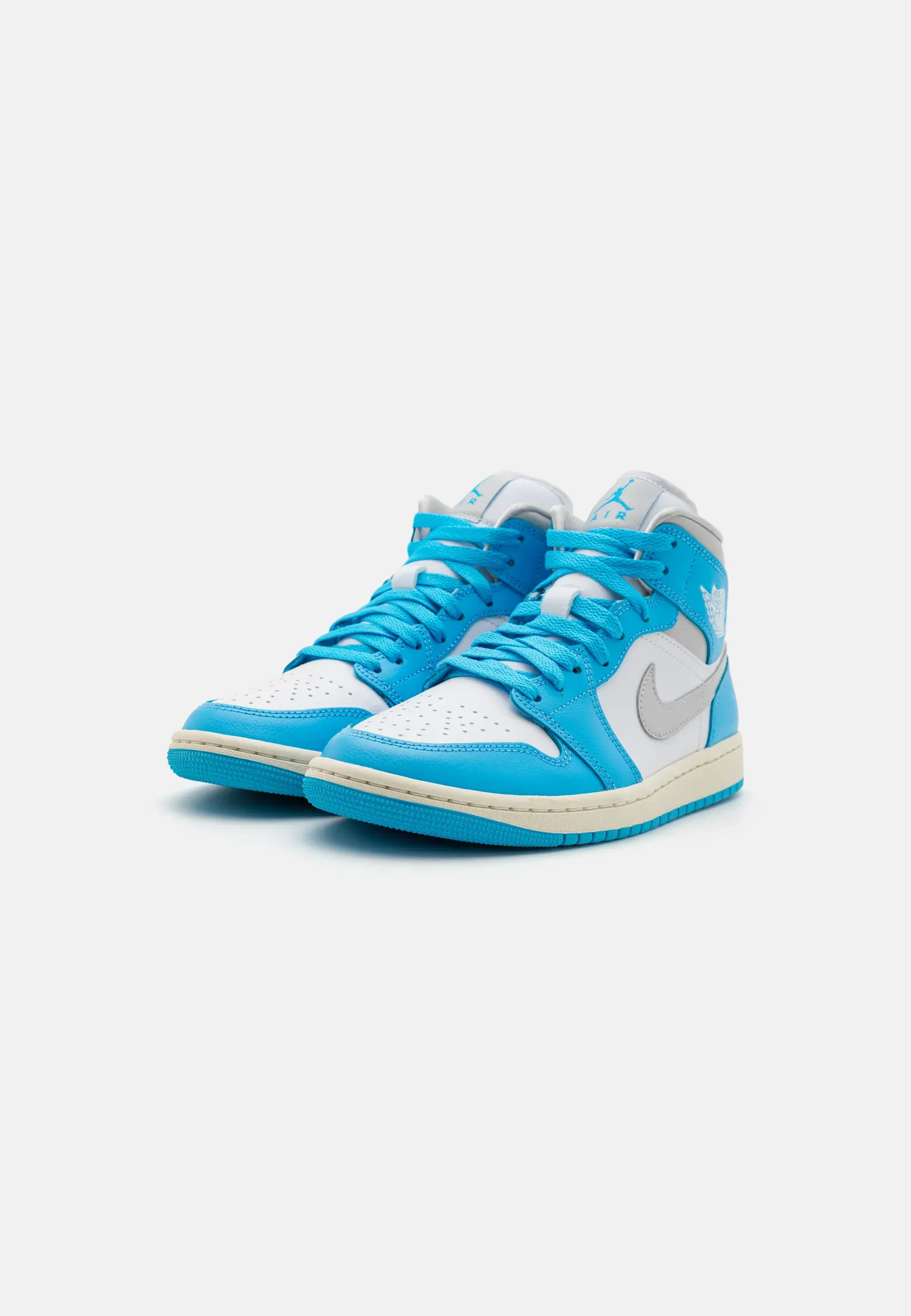 Фото № 2 с приближением к товару «‎AIR JORDAN 1 MID»