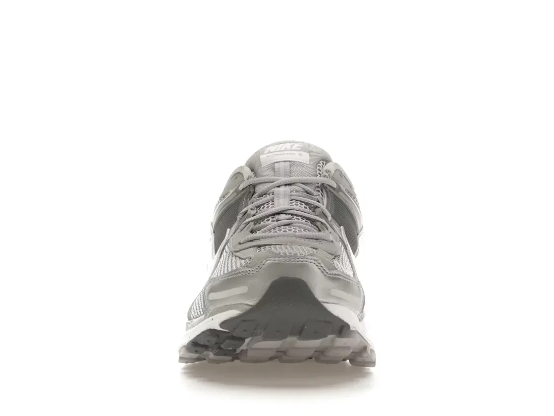 Фото № 2 с приближением к товару «‎Nike Zoom Vomero 5»