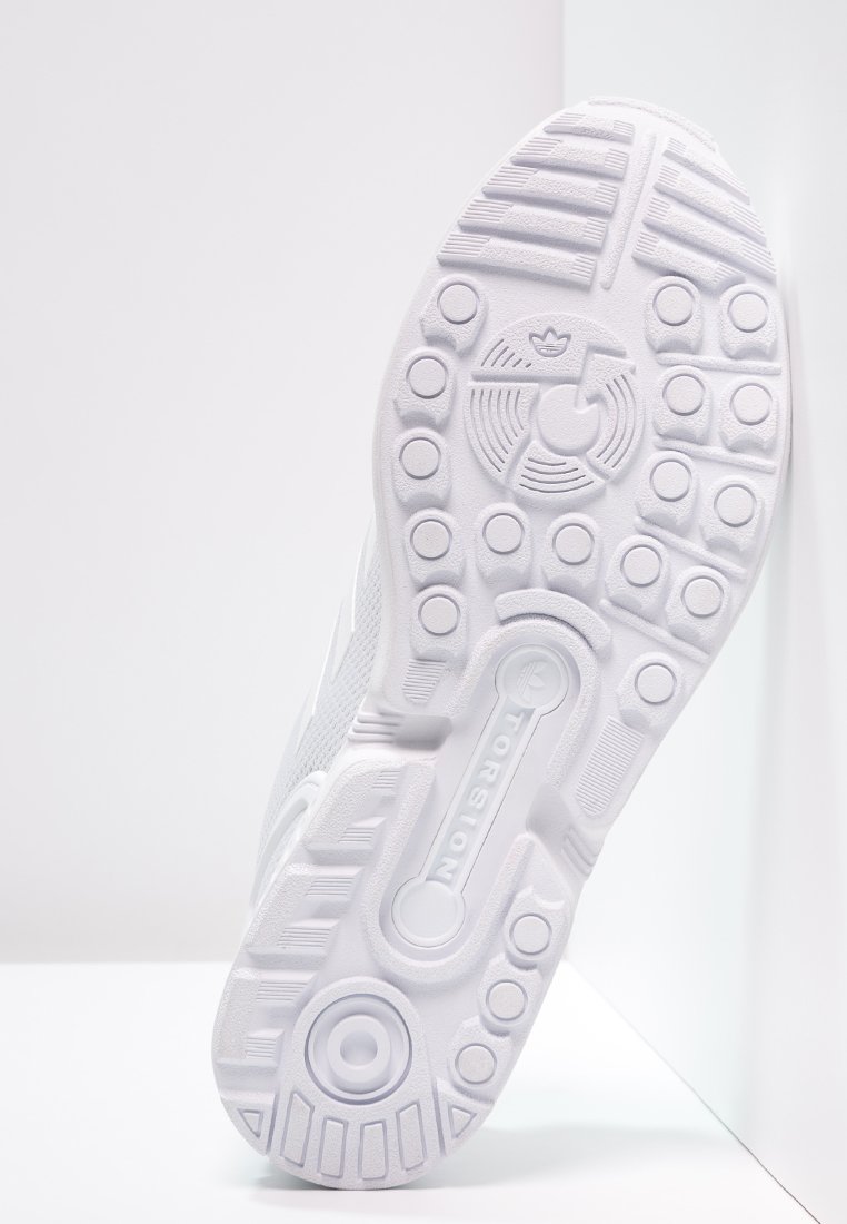 Фото № 5 с приближением к товару «‎Adidas Zx Flux »