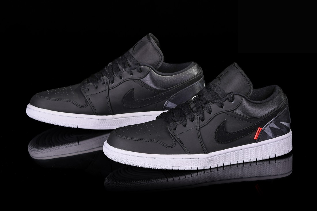 Фото № 3 с приближением к товару «‎Nike Air Jordan 1 Retro Psg »