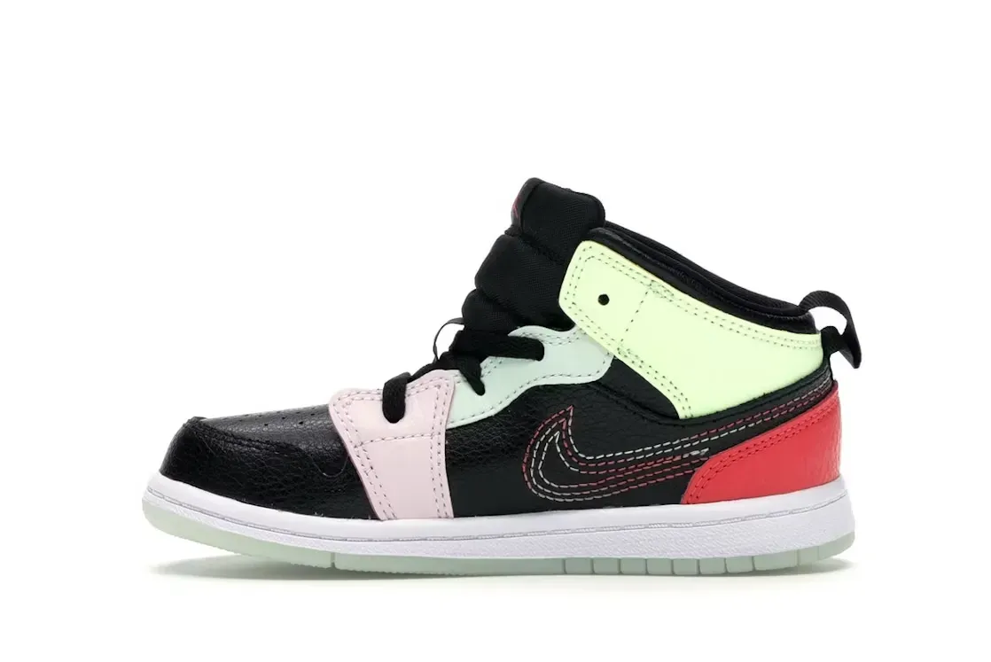 Фото № 3 с приближением к товару «‎Jordan 1 Mid»