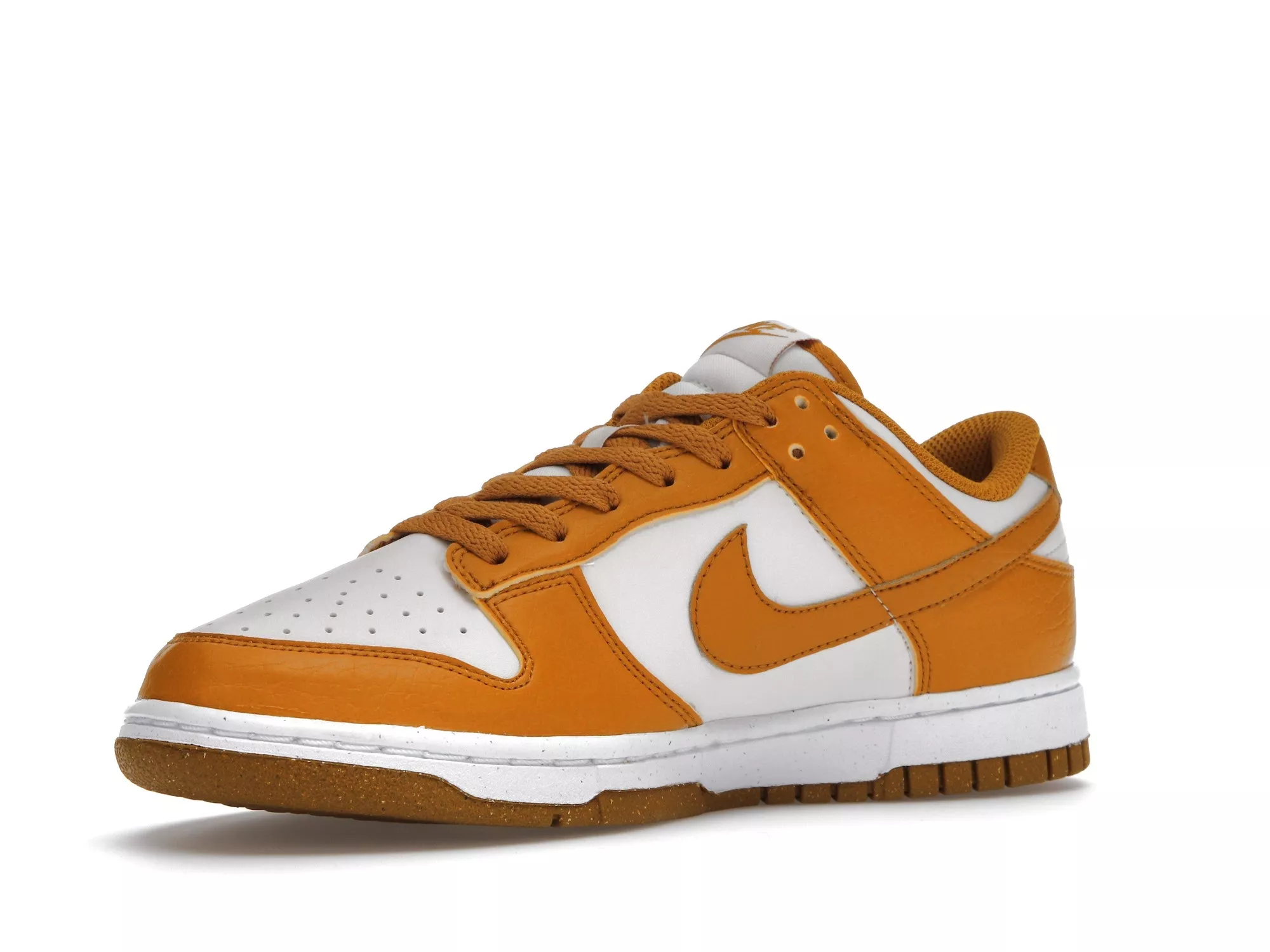 Фото № 3 с приближением к товару «‎Nike Dunk Low Next Nature Phantom Gold Suede »