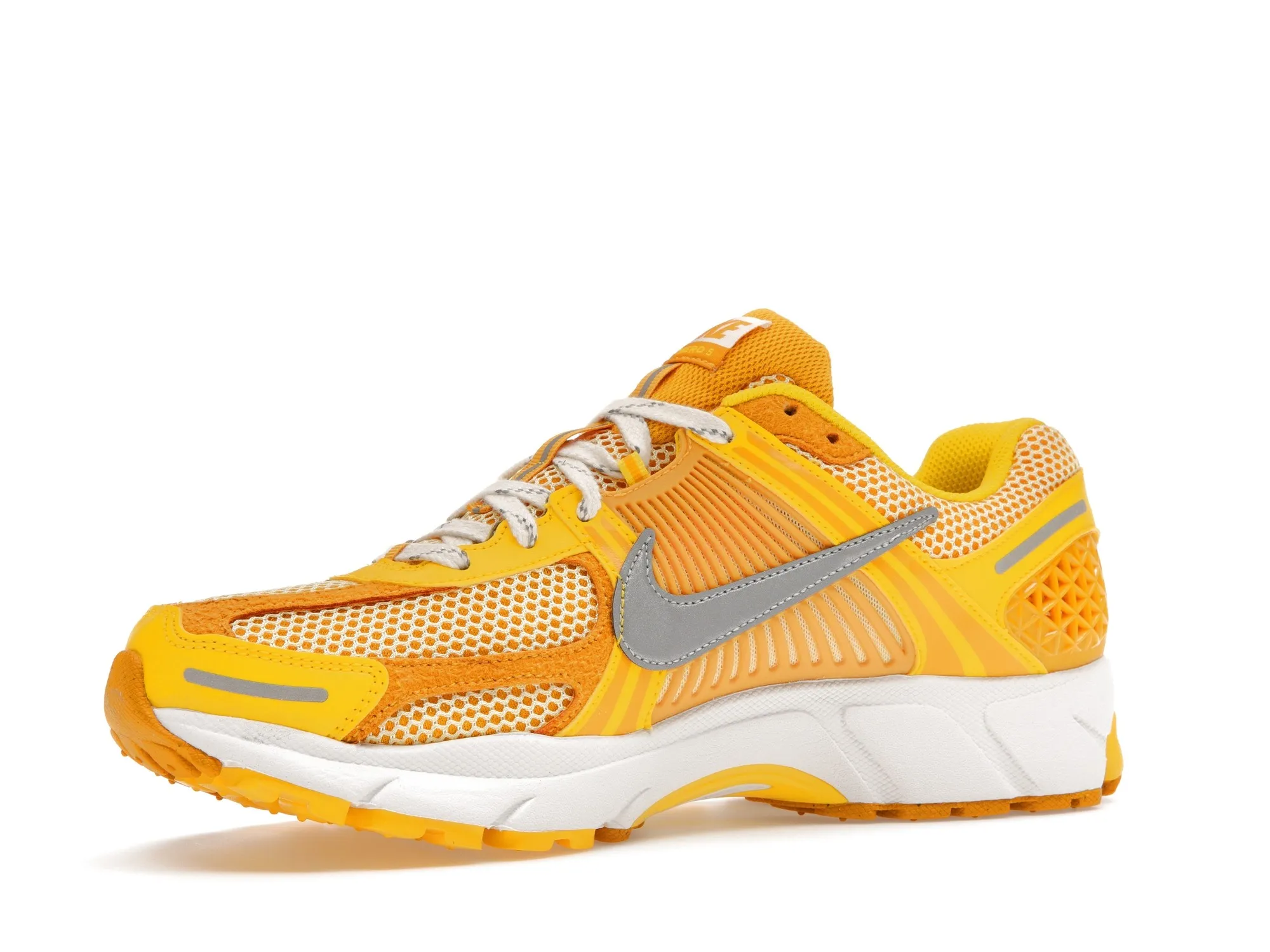 Фото № 4 с приближением к товару «‎Nike Zoom Vomero 5 Yellow Ochre»