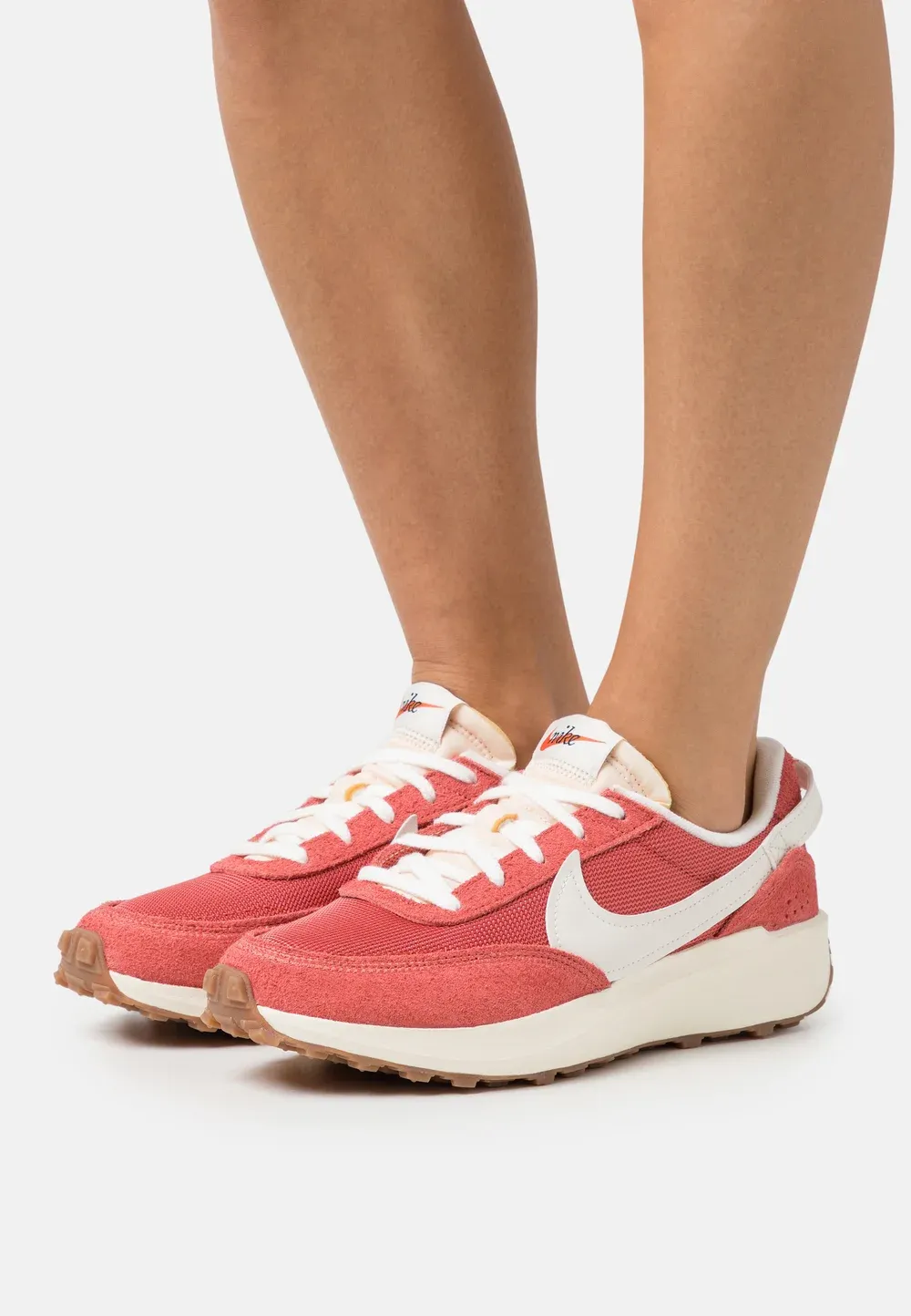 Фото № 1 с приближением к товару «‎WAFFLE DEBUT»