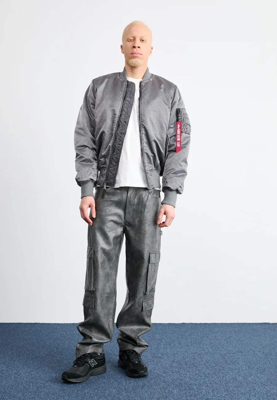 Фото № 3 с приближением к товару «‎M2002WB UNISEX»