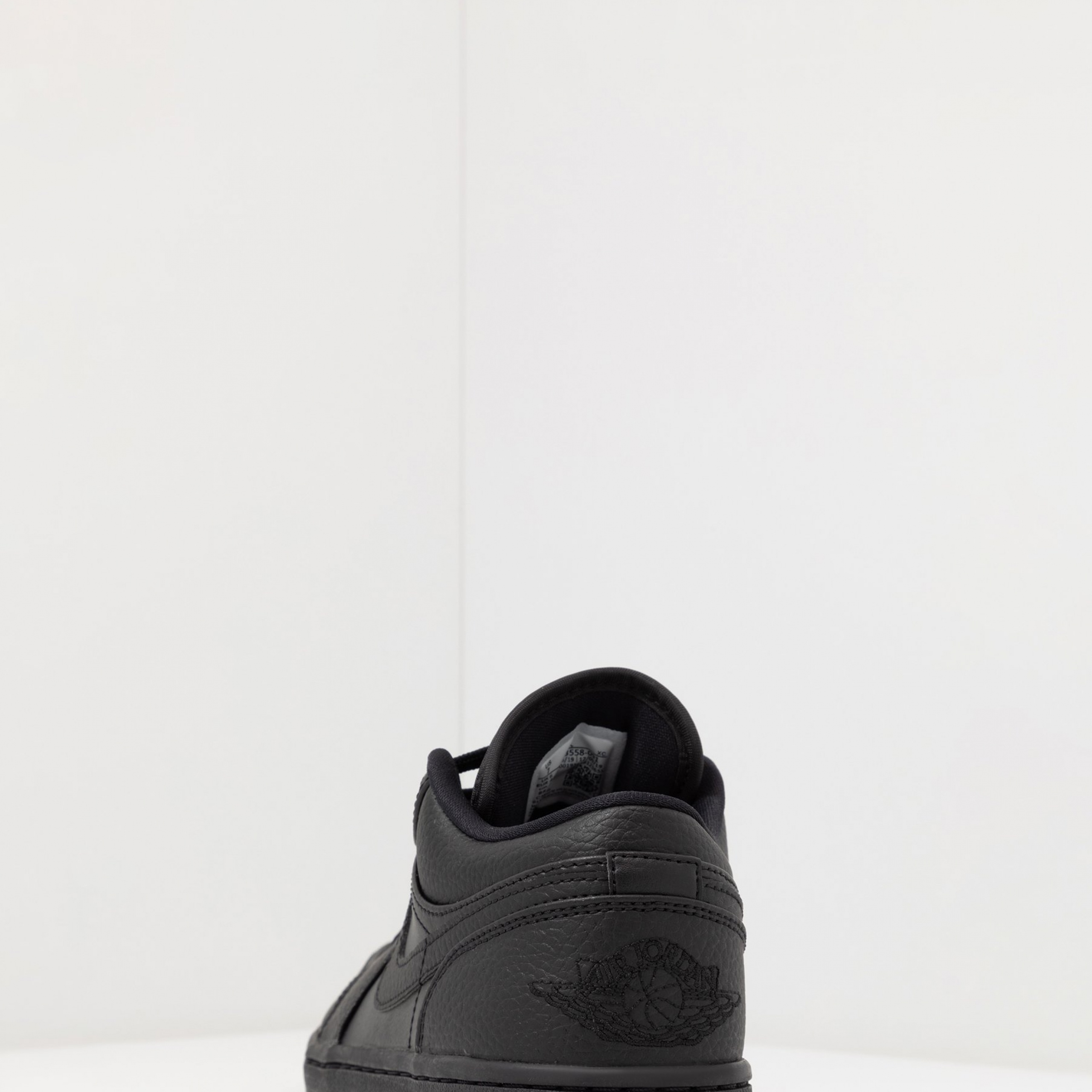 Фото № 4 с приближением к товару «‎Jordan Air 1 »