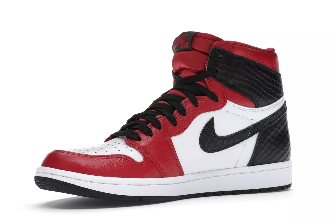 Фото № 2 с приближением к товару «‎Jordan 1 Retro High Satin Snake Chicago »