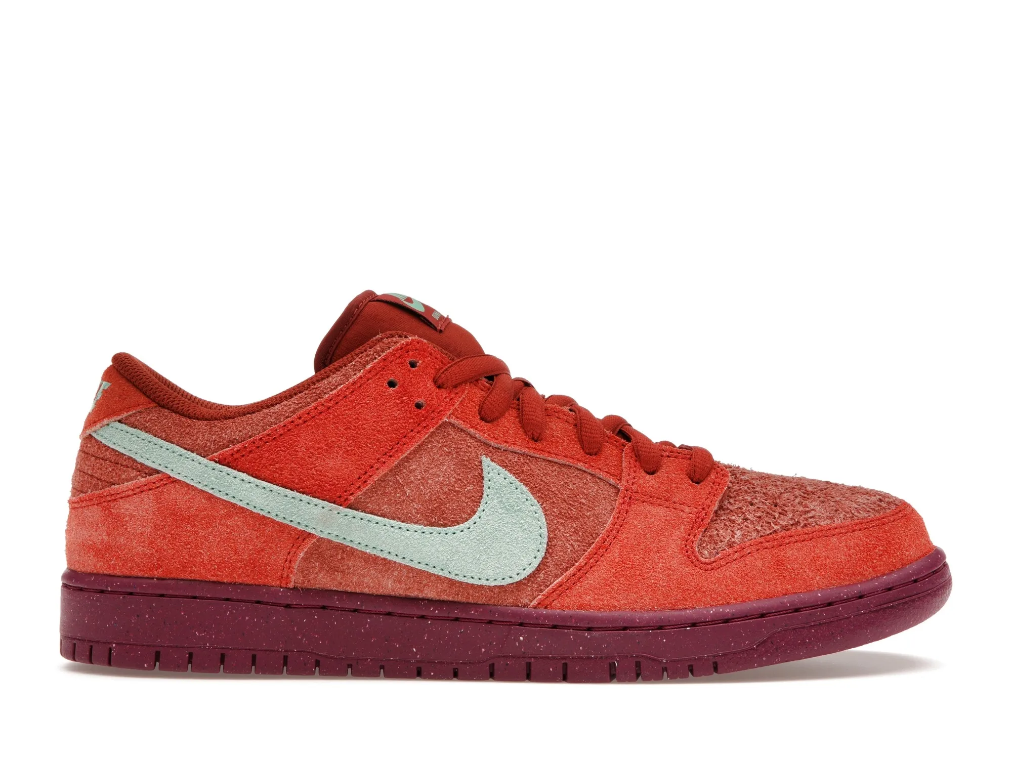 Фото № 1 с приближением к товару «‎Nike SB Dunk Low Mystic Red Rosewood»