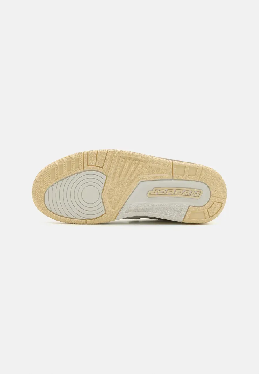 Фото № 4 с приближением к товару «‎AIR JORDAN LEGACY 312 »