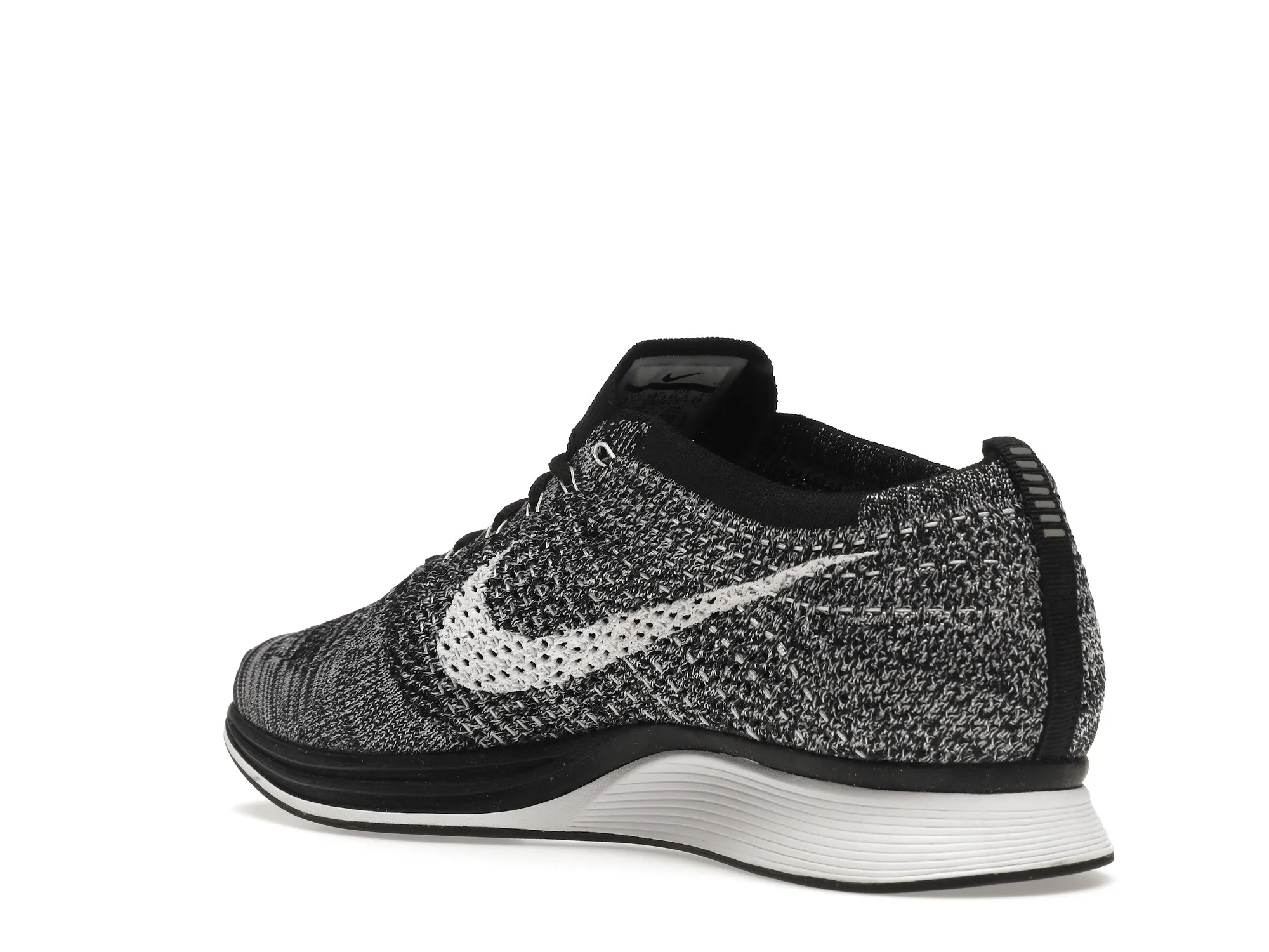Фото № 6 с приближением к товару «‎Nike Flyknit Racer Oreo 2»