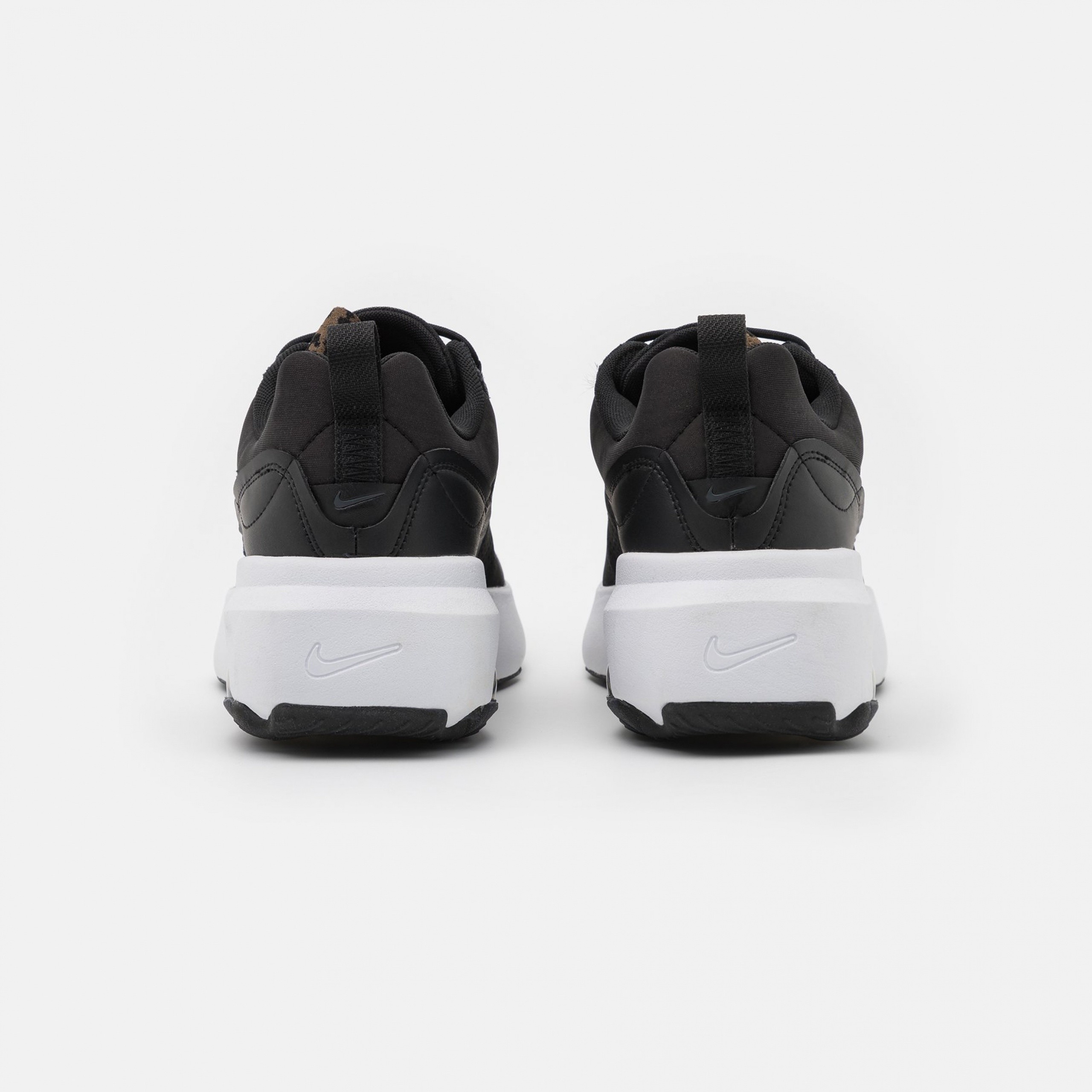 Фото № 3 с приближением к товару «‎Nike Air Max Verona »