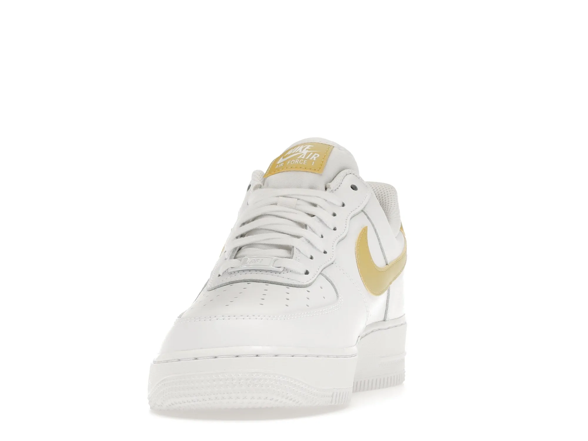 Фото № 2 с приближением к товару «‎Nike Air Force 1 07 White Saturn Gold White White »