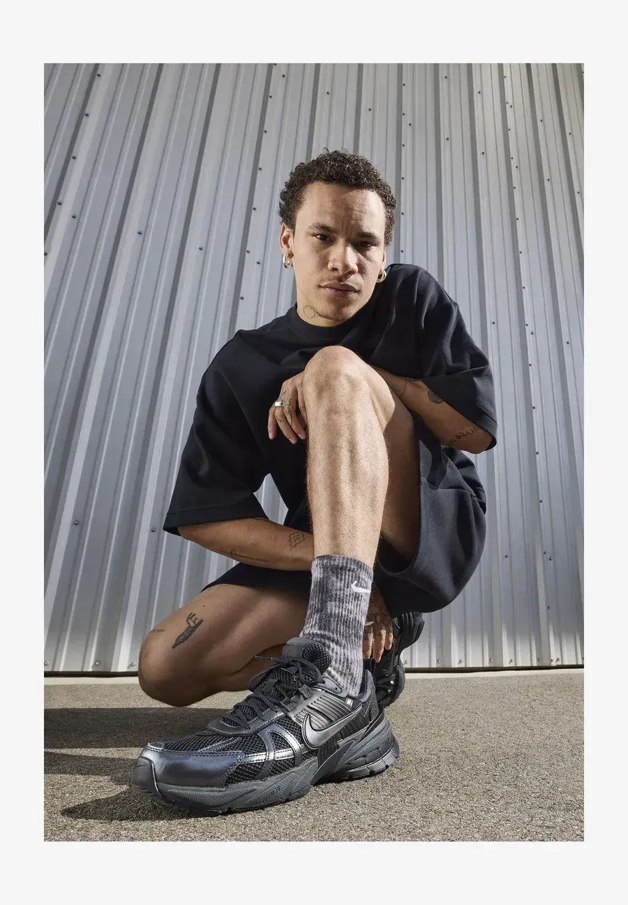 Фото № 2 с приближением к товару «‎V2K RUN »