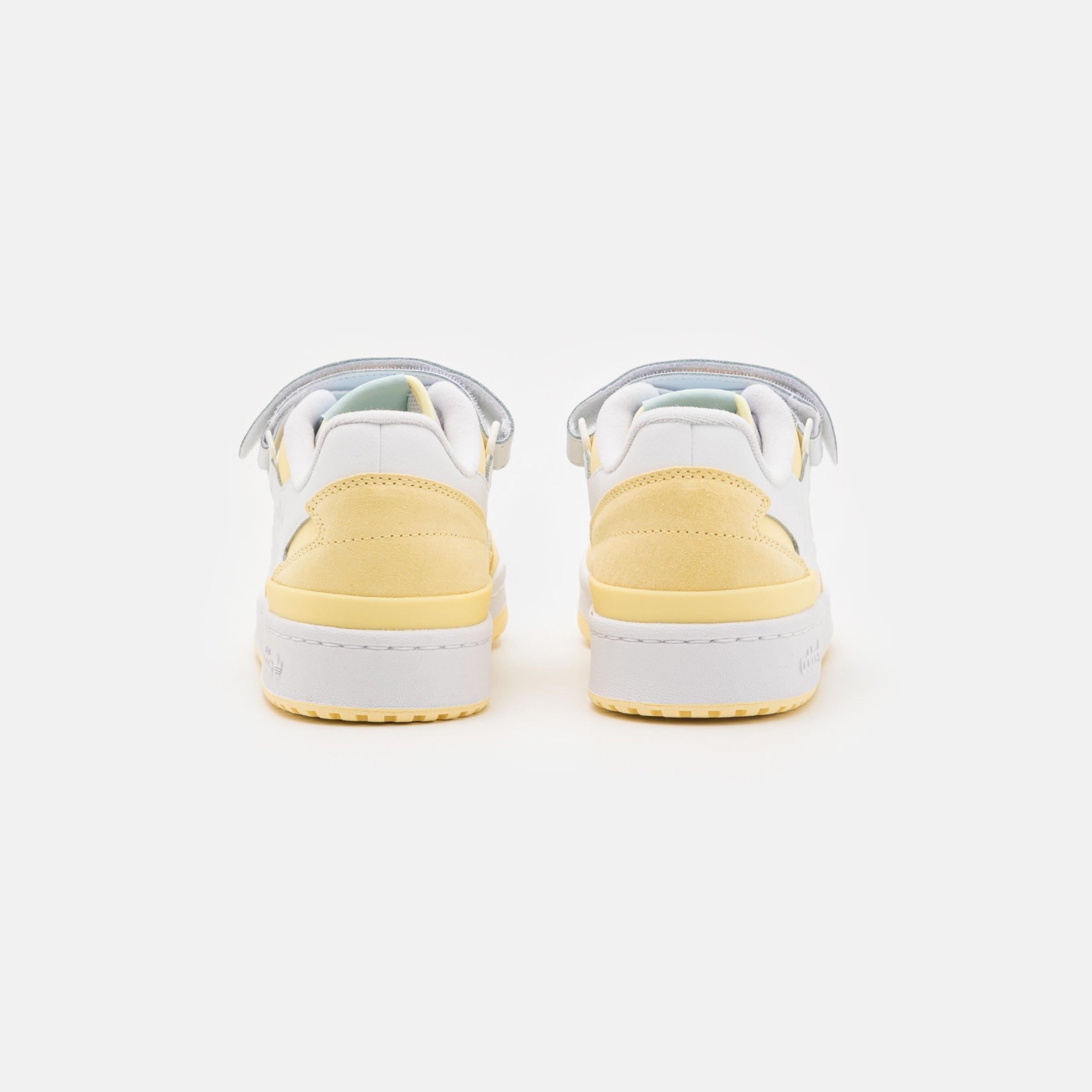 Фото № 3 с приближением к товару «‎Adidas Forum »