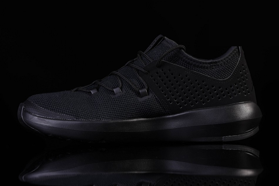 Фото № 1 с приближением к товару «‎Nike Air Jordan Express Triple »