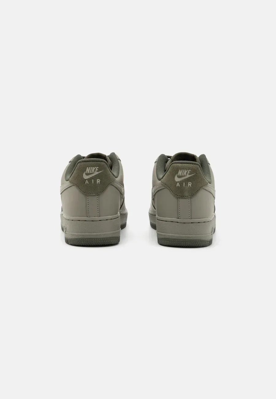 Фото № 3 с приближением к товару «‎AIR FORCE 1 '07»