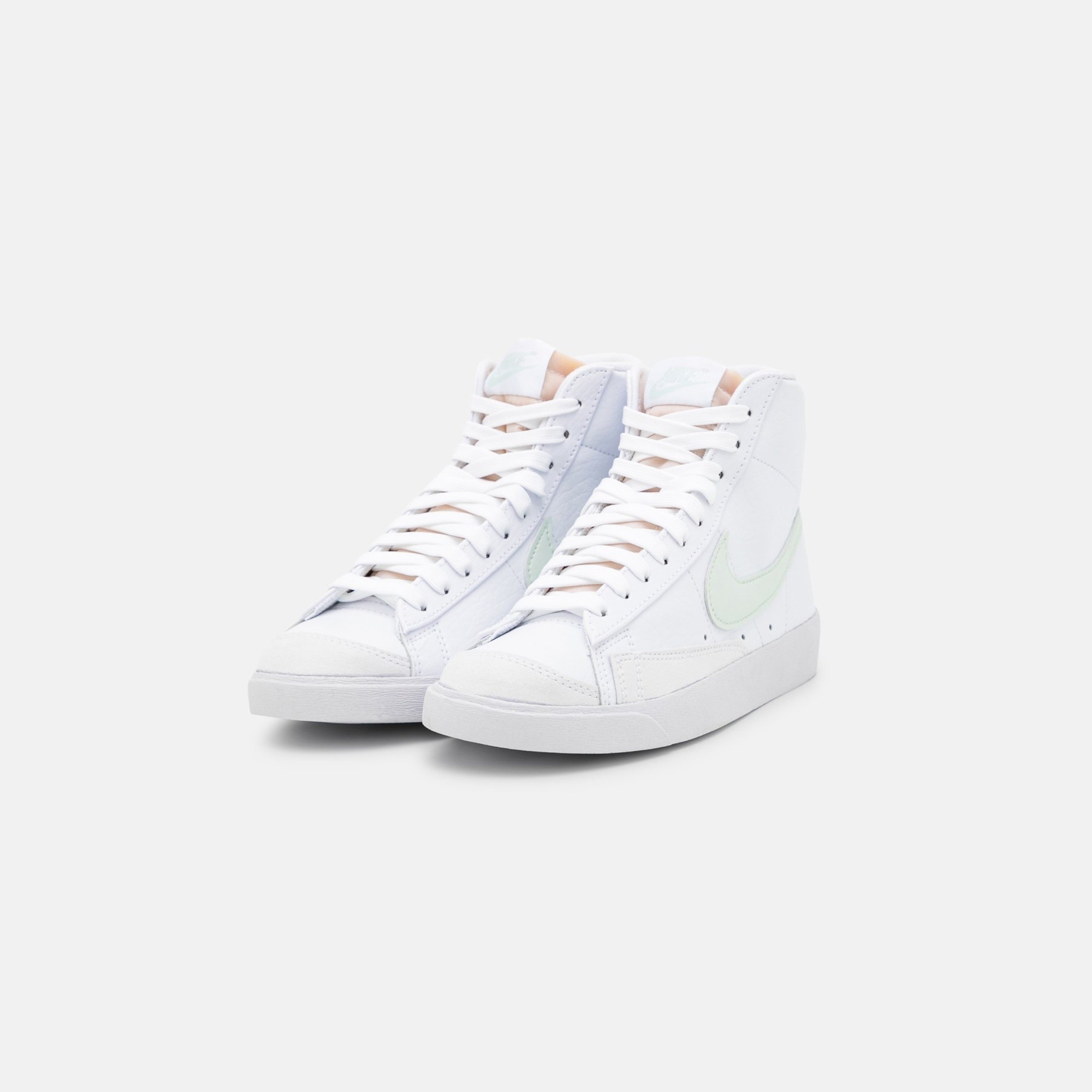 Фото № 3 с приближением к товару «‎Nike Blazer ’77 Next Nature 2 »