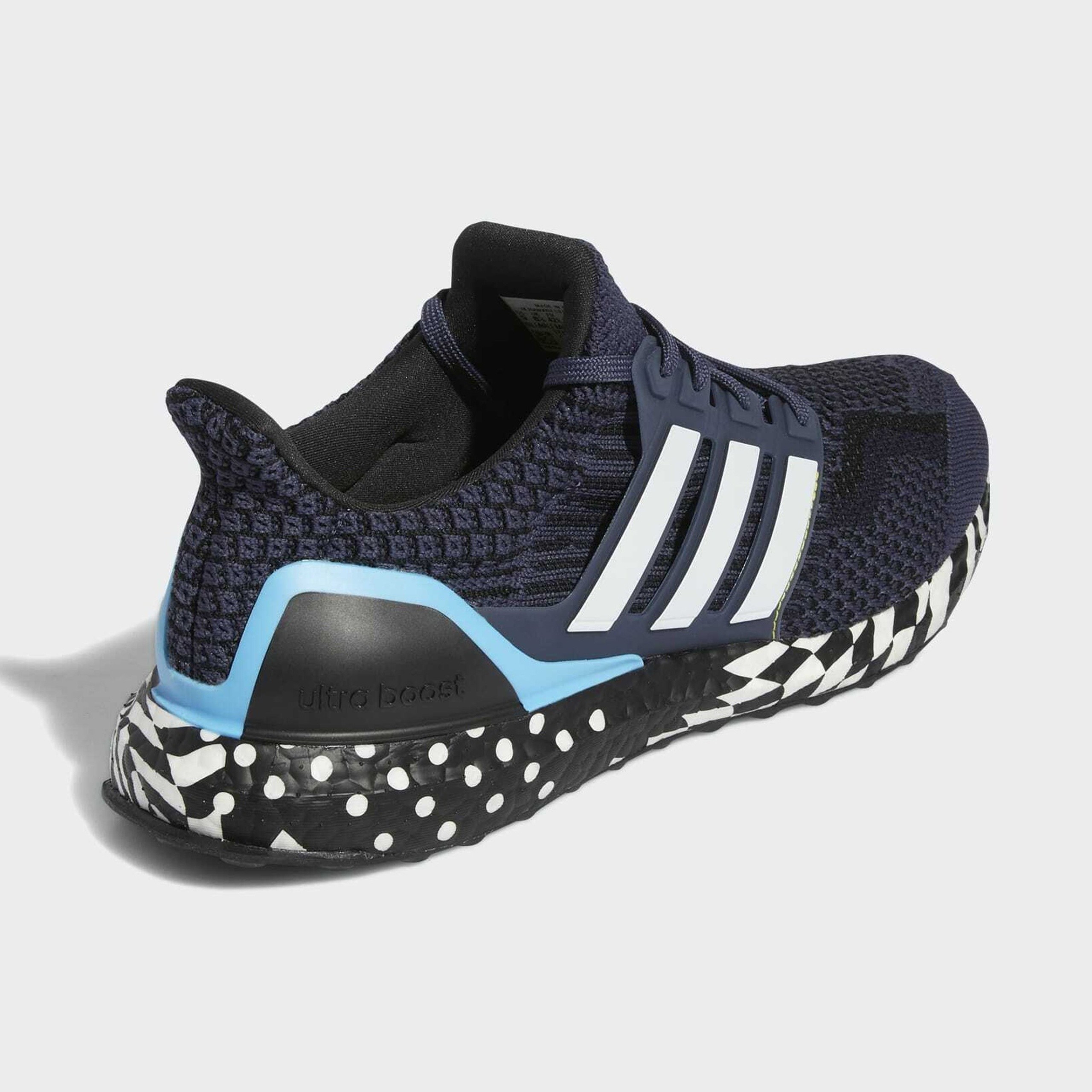 Фото № 4 с приближением к товару «‎Adidas Ultraboost 5.0 Dna »