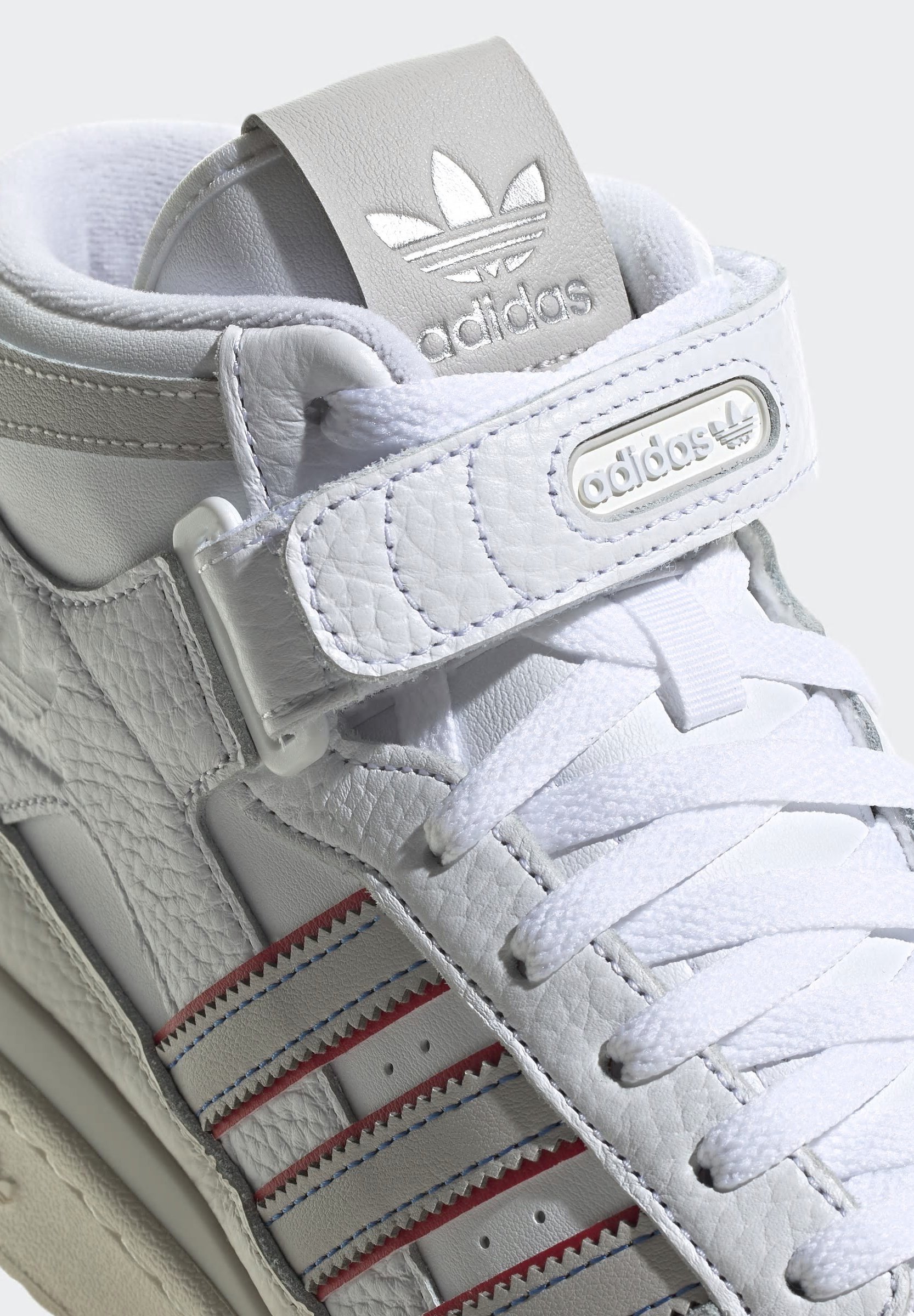 Фото № 4 с приближением к товару «‎Adidas Forum »