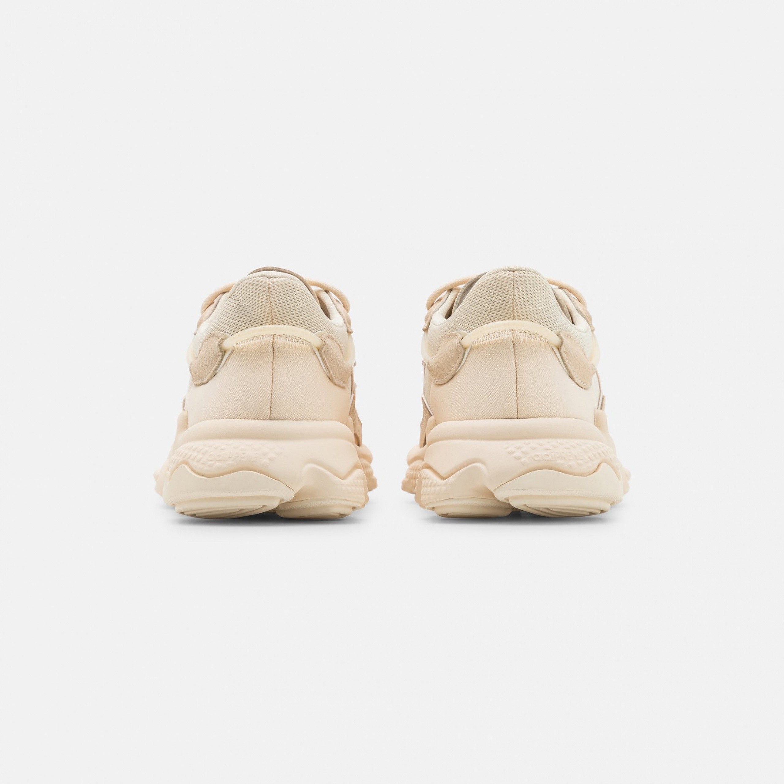 Фото № 5 с приближением к товару «‎Adidas Ozweego »