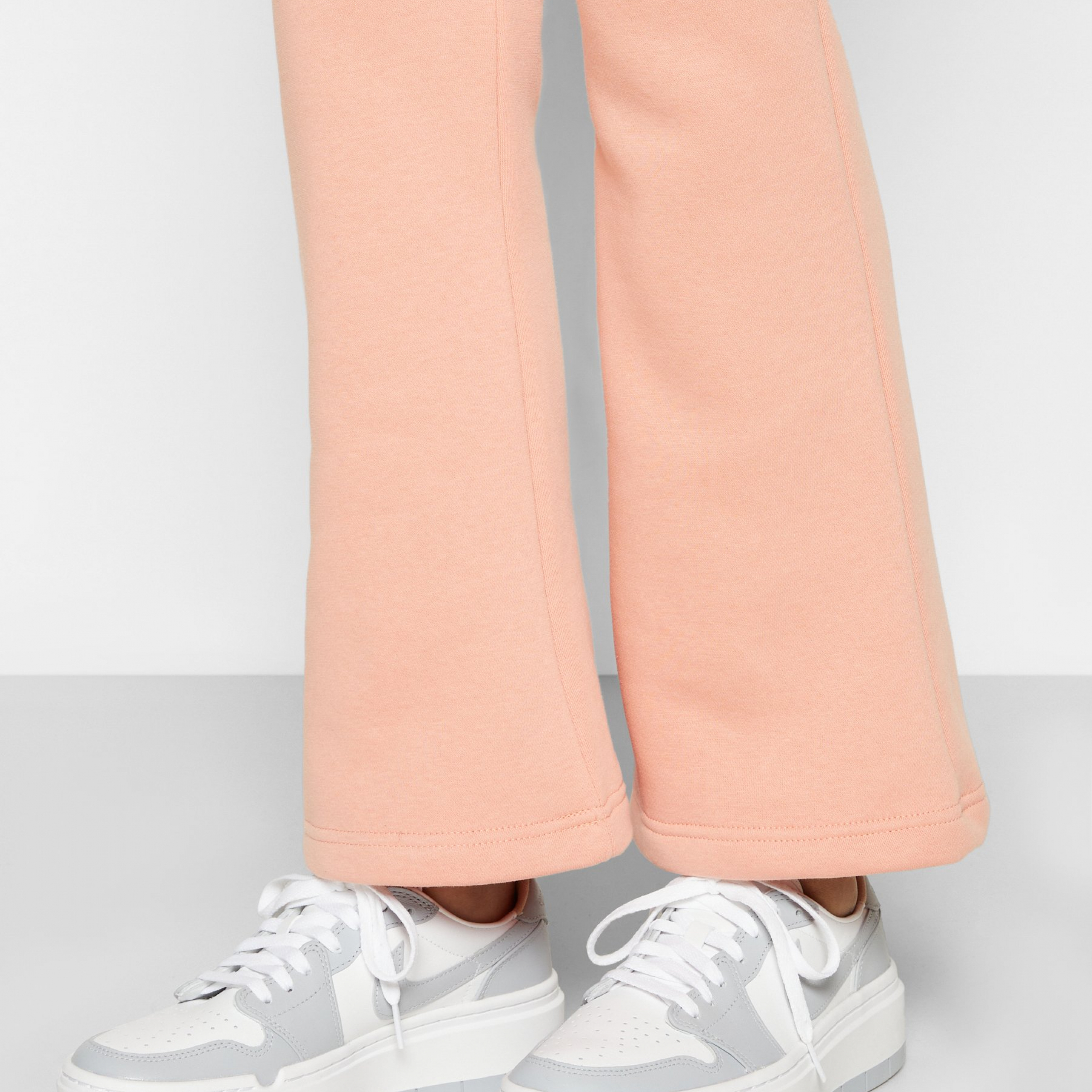 Фото № 2 с приближением к товару «‎Jordan Air 1 Elevate »