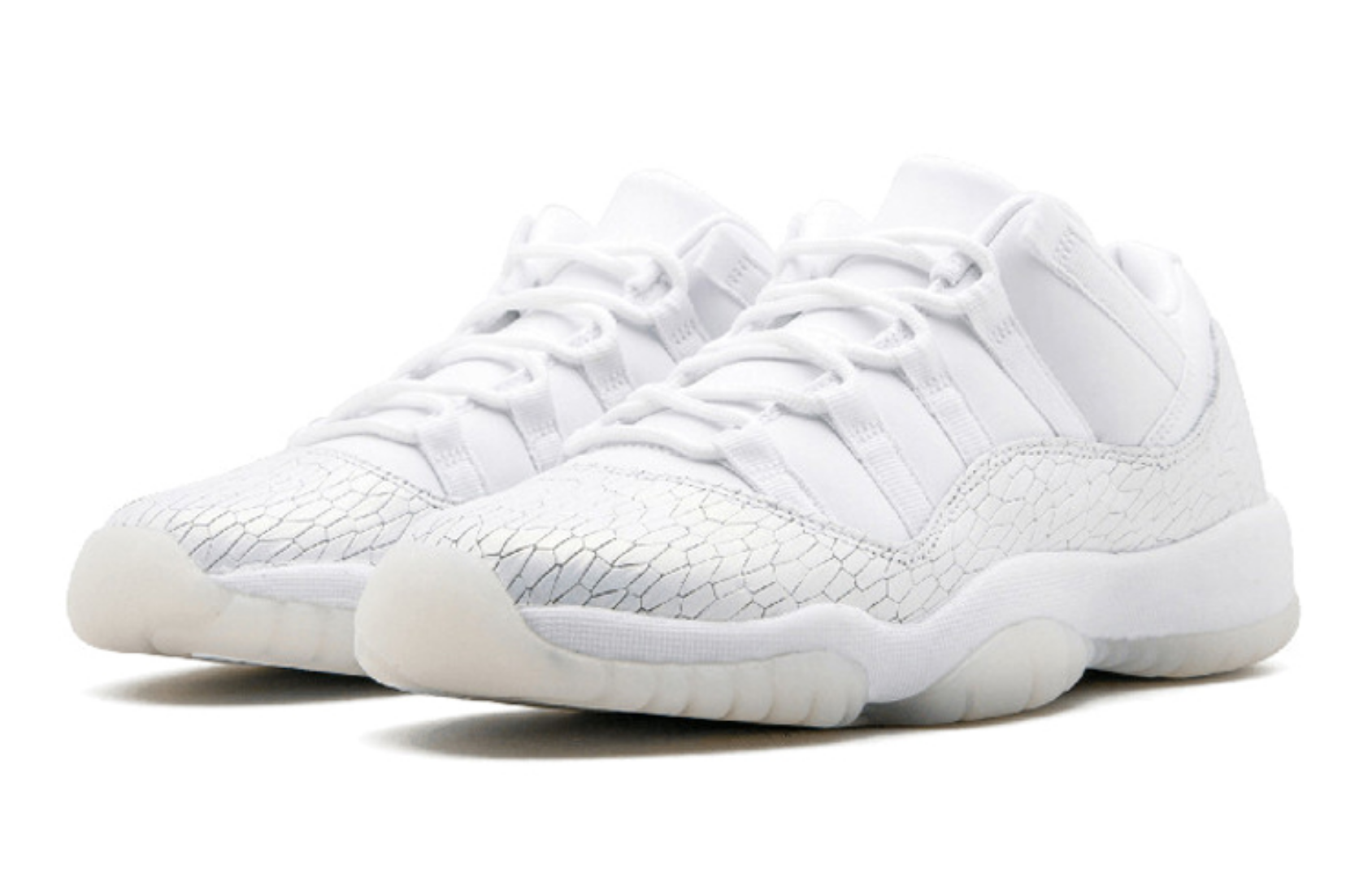 Фото № 3 с приближением к товару «‎Jordan 11 Retro Low Heiress Pure Platinum (GS)»