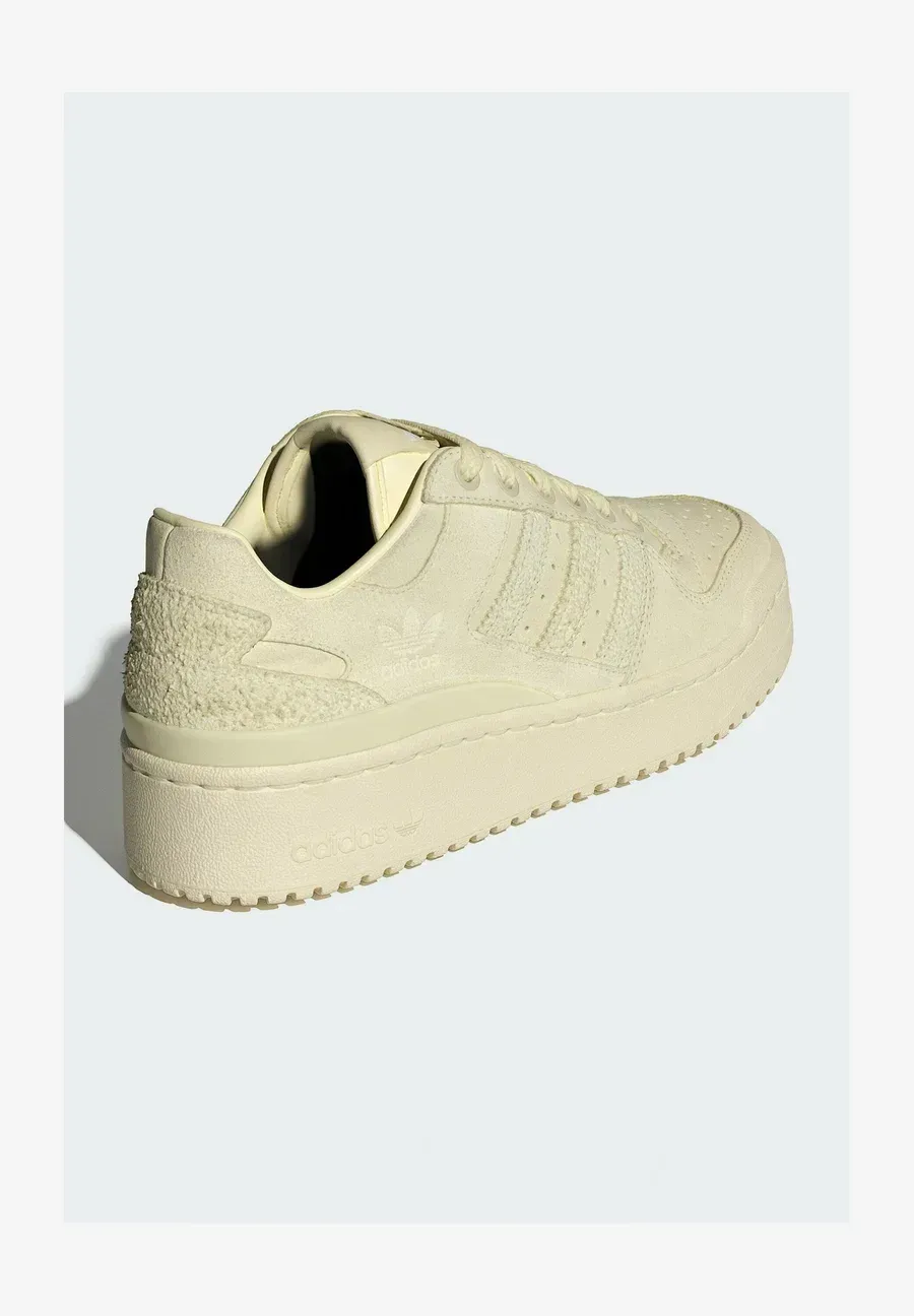 Фото № 4 с приближением к товару «‎Trainers»