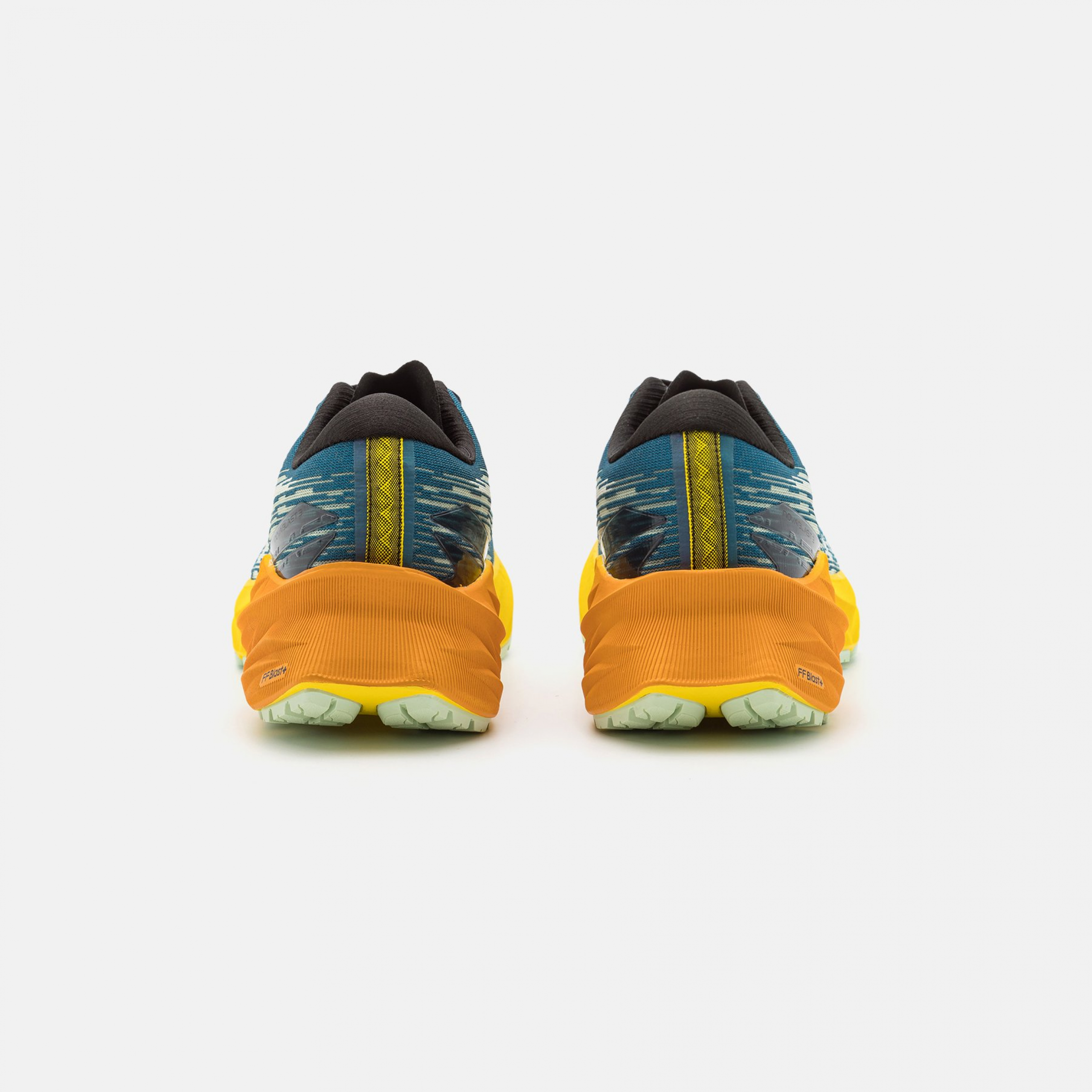 Фото № 3 с приближением к товару «‎Asics Novablast 3 TR »