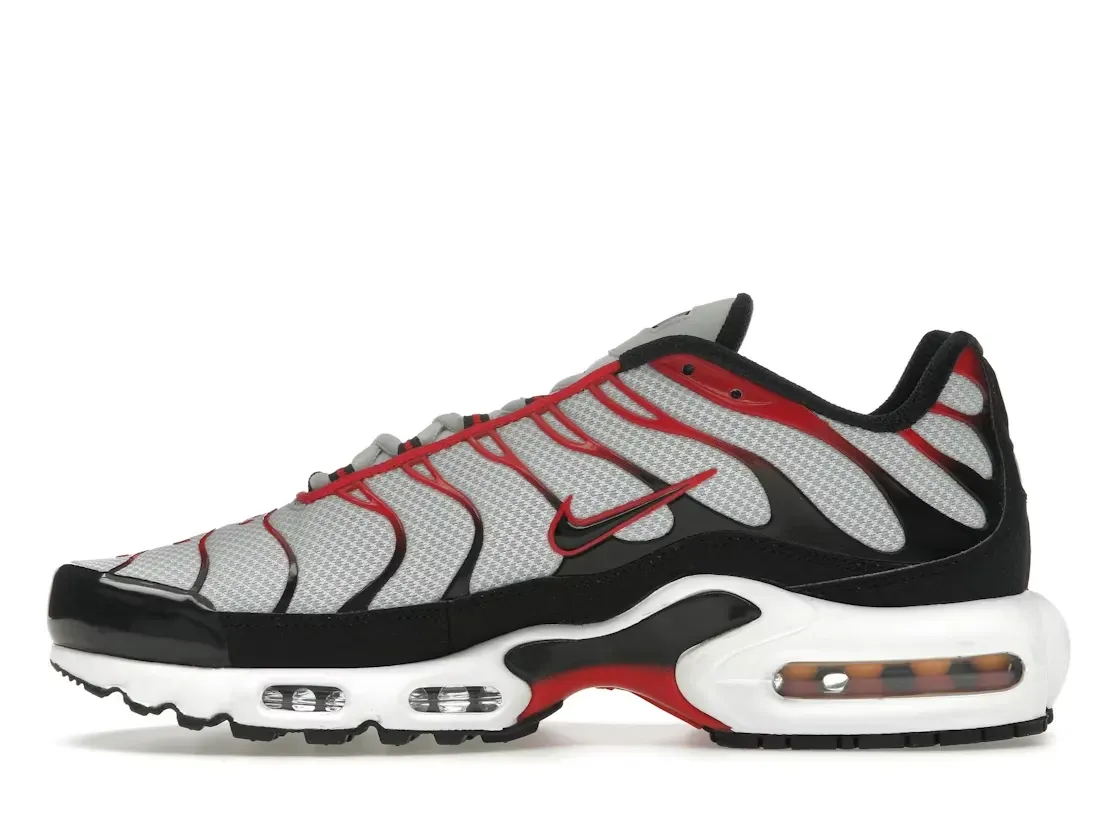 Фото № 3 с приближением к товару «‎Nike Air Max Plus»