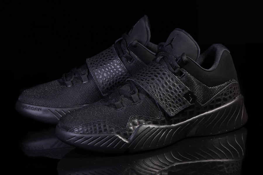 Фото № 3 с приближением к товару «‎Nike Air Jordan J23 Triple »