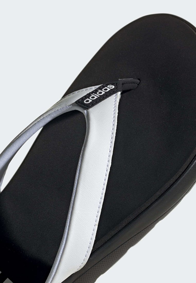 Фото № 3 с приближением к товару «‎Adidas Comfort Flip-Flops»