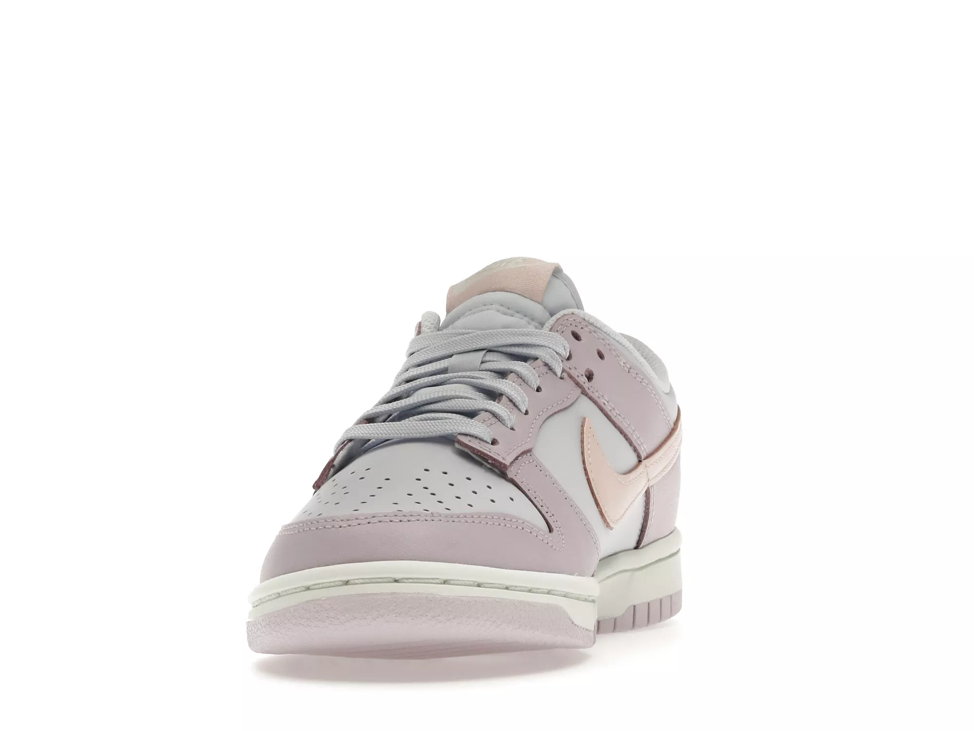 Фото № 3 с приближением к товару «‎Nike Dunk Low Easter 2022 »