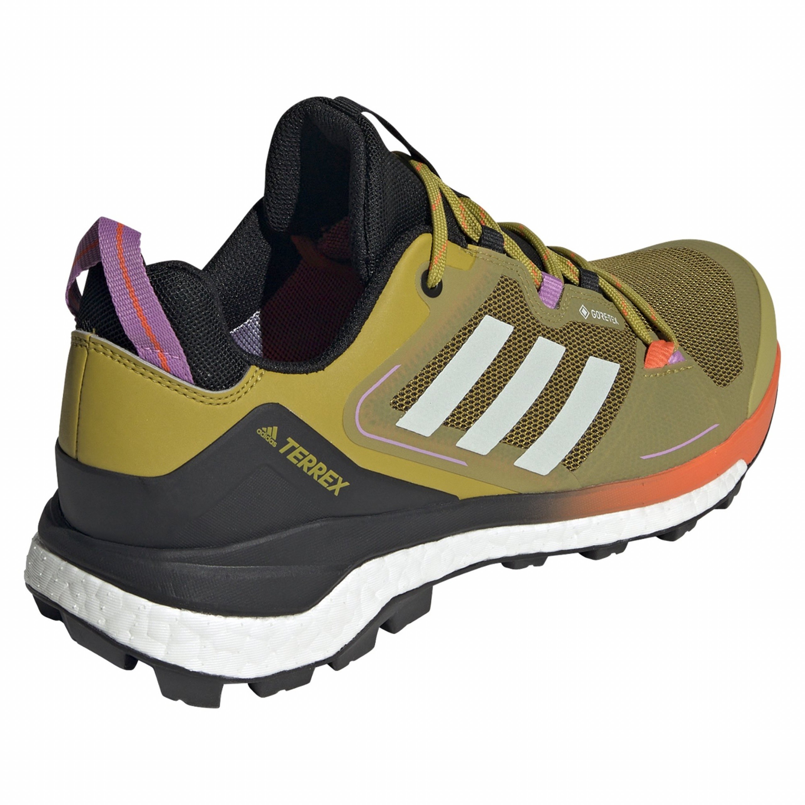 Фото № 3 с приближением к товару «‎Adidas»