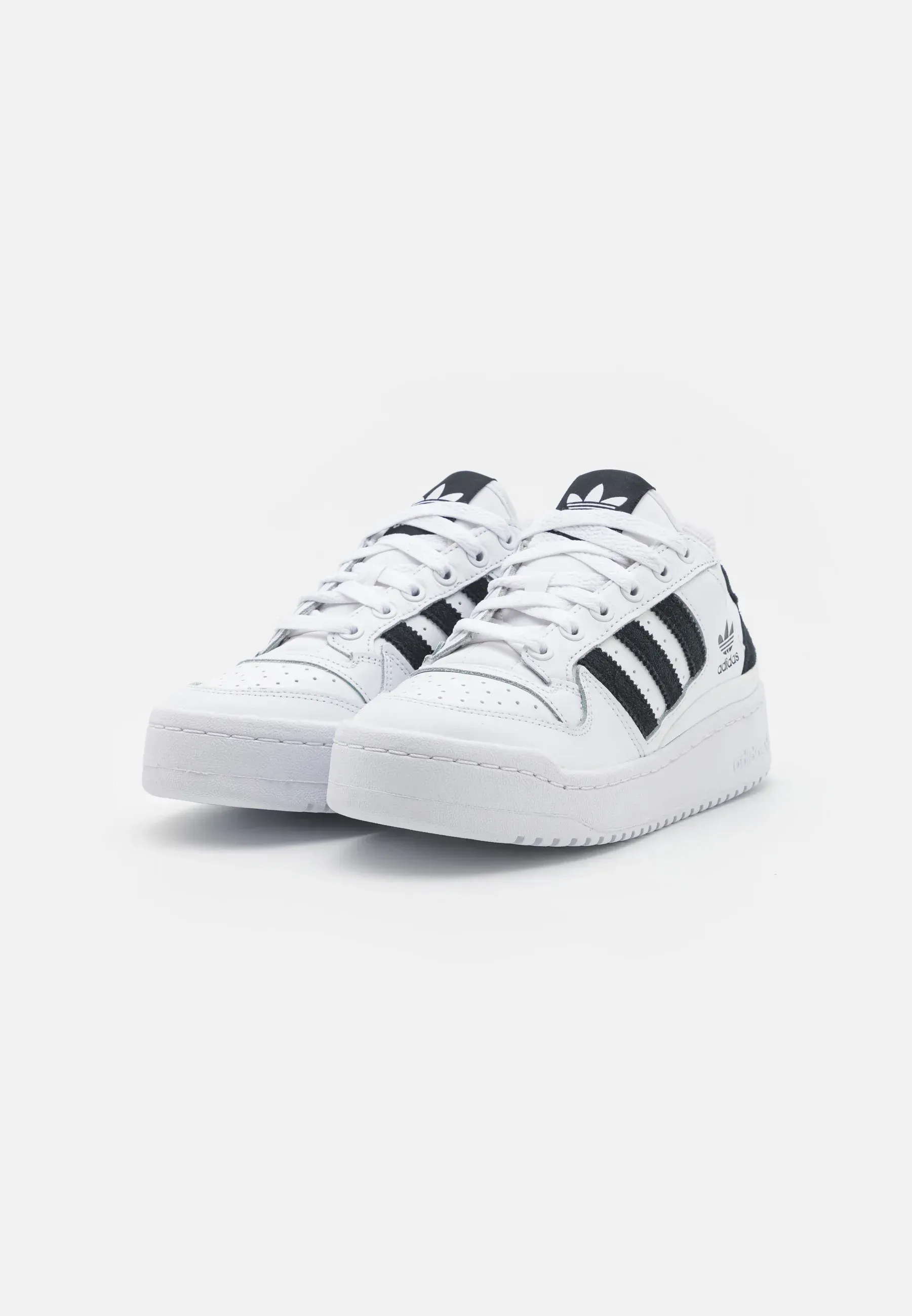 Фото № 4 с приближением к товару «‎FORUM BOLD STRIPES»