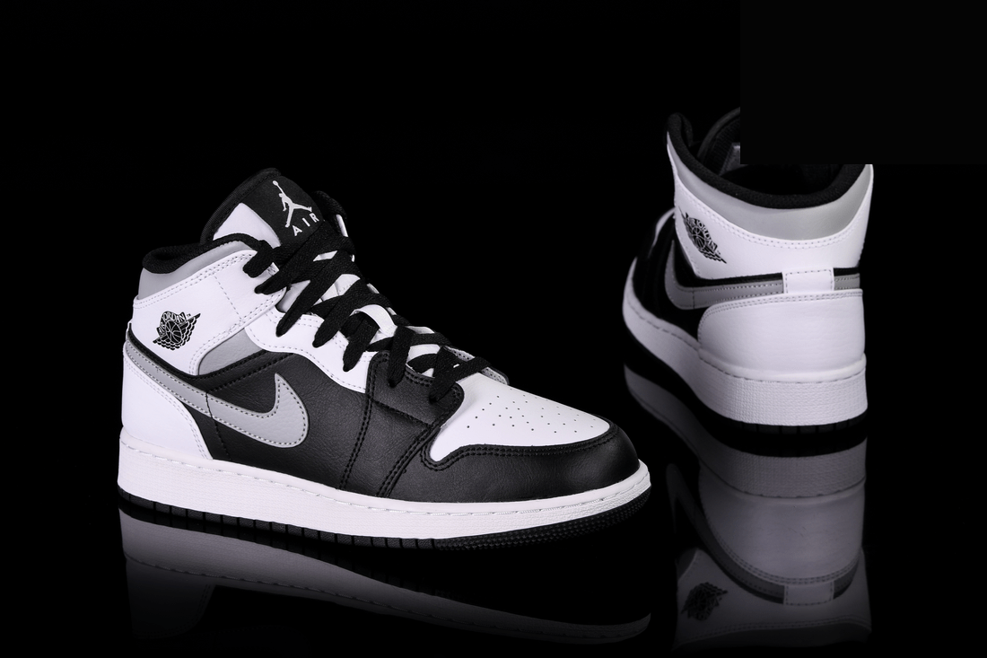 Фото № 3 с приближением к товару «‎Nike Air Jordan 1 Retro GS Shadow»