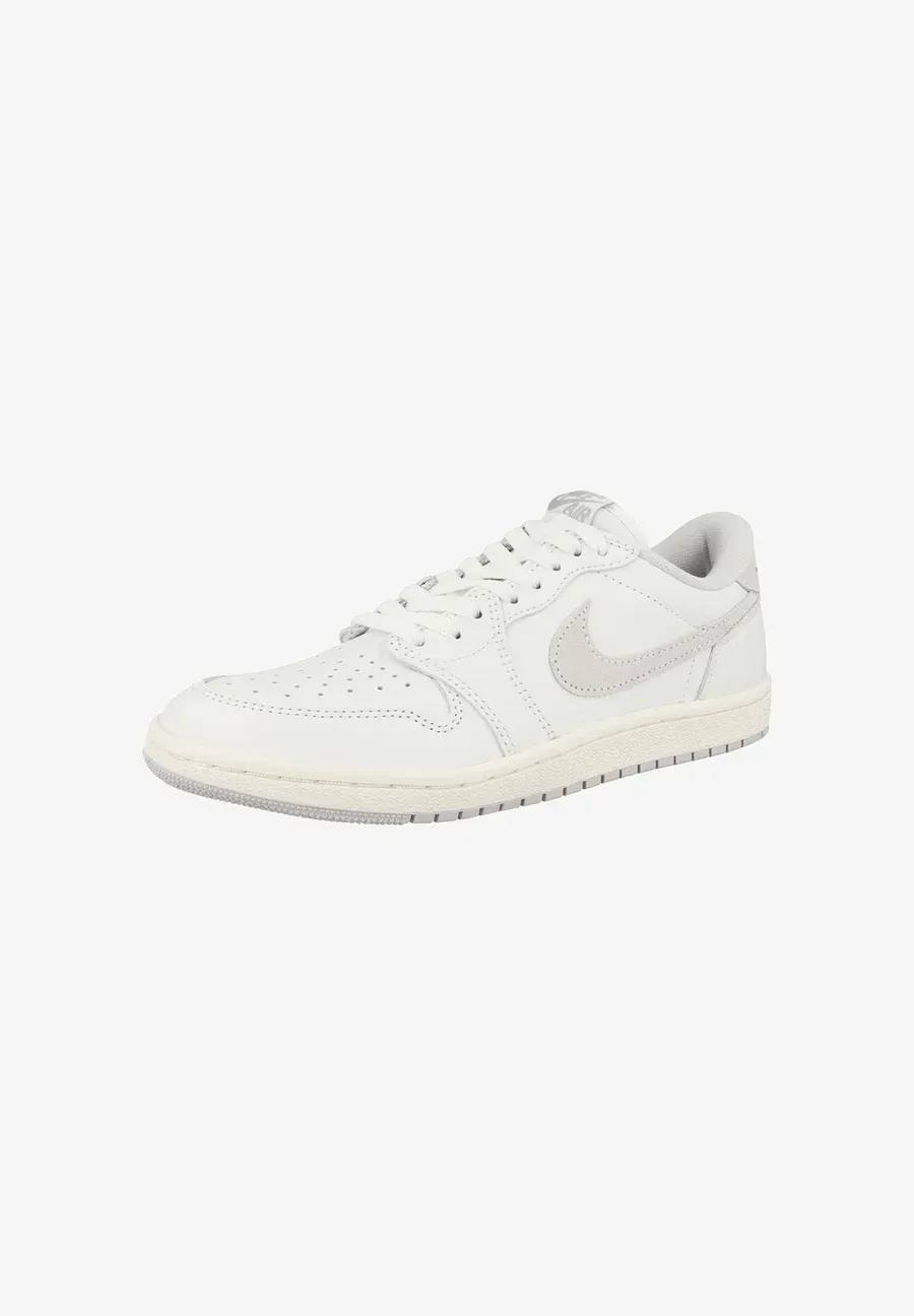 Фото № 2 с приближением к товару «‎AIR JORDAN 1 LOW '85»