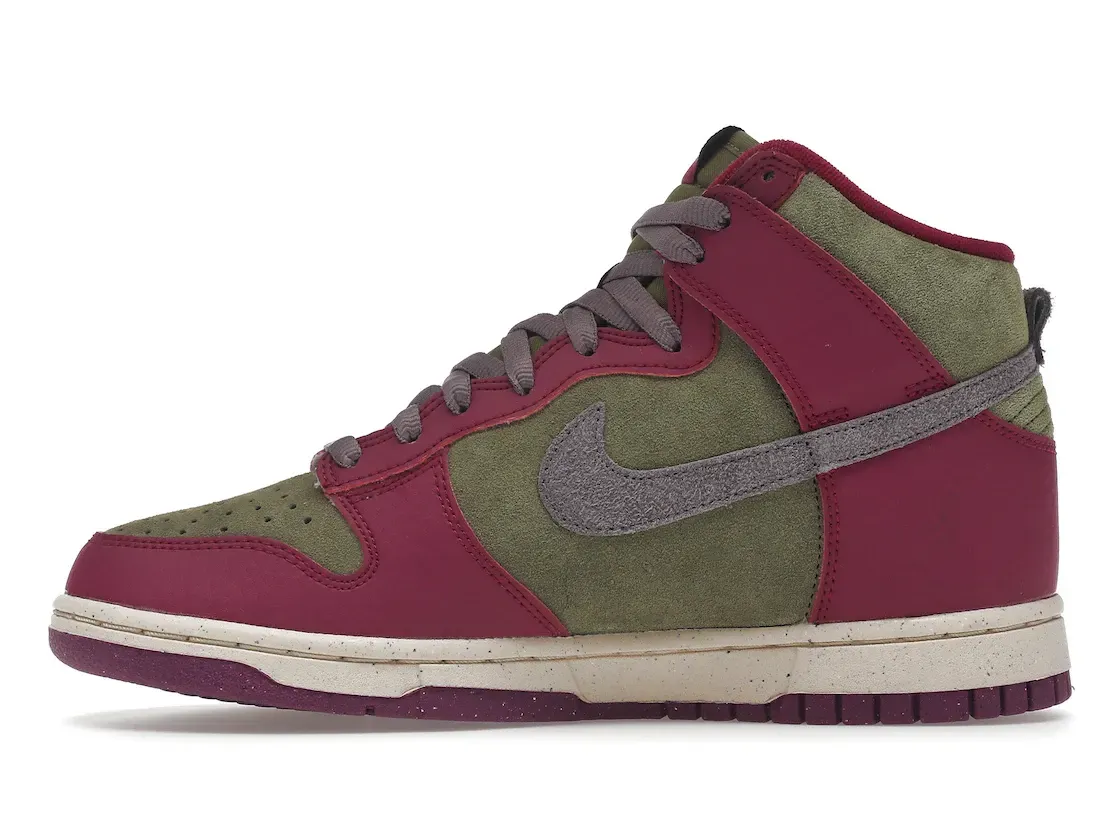 Фото № 3 с приближением к товару «‎Nike Dunk High Dynamic Berry »