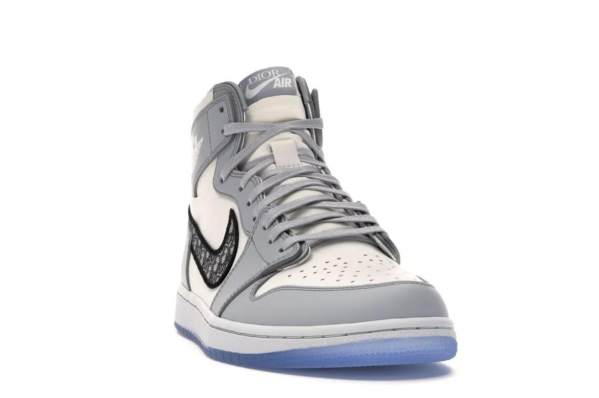 Фото № 4 с приближением к товару «‎Jordan 1 Retro High Dior»