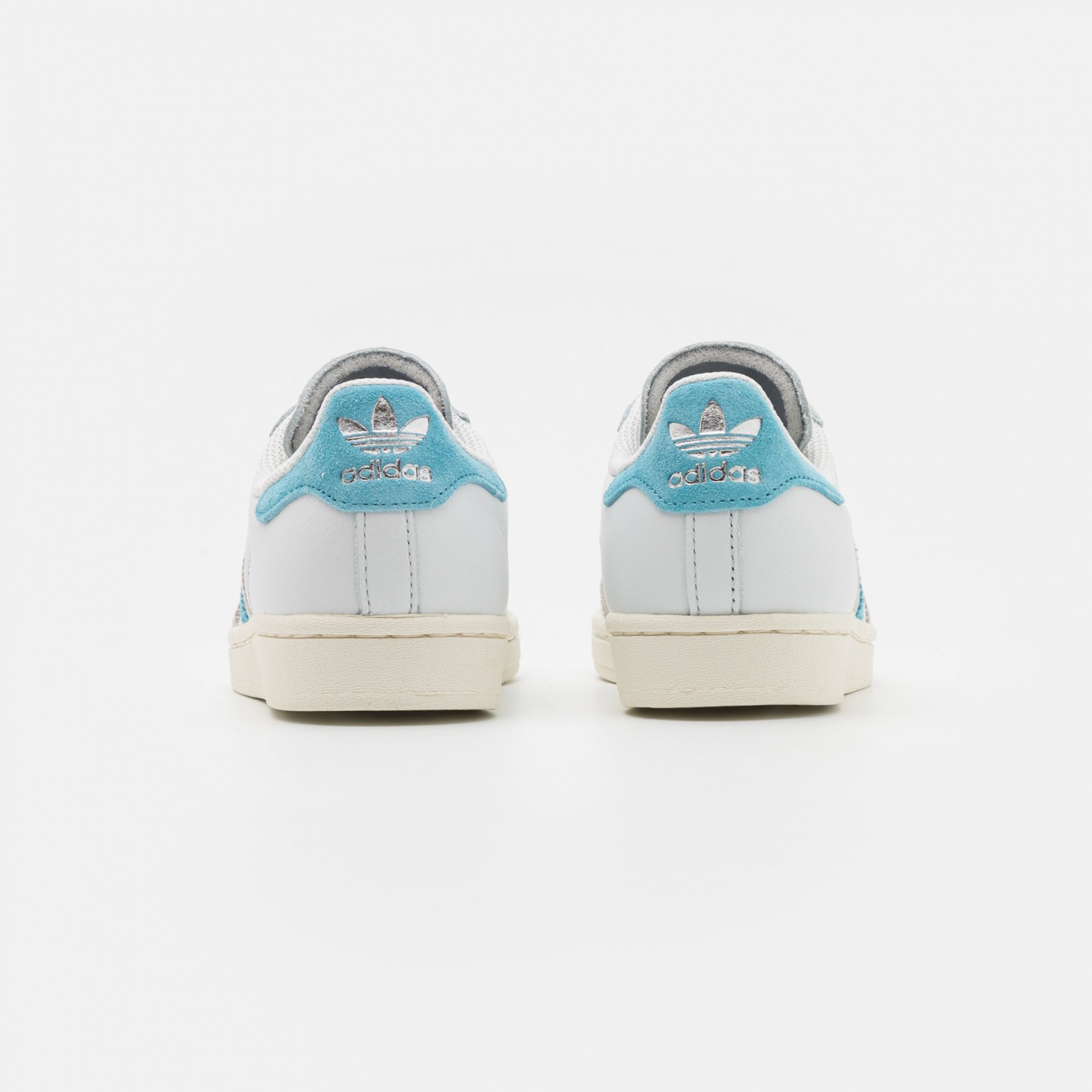 Фото № 3 с приближением к товару «‎Adidas Superstar »